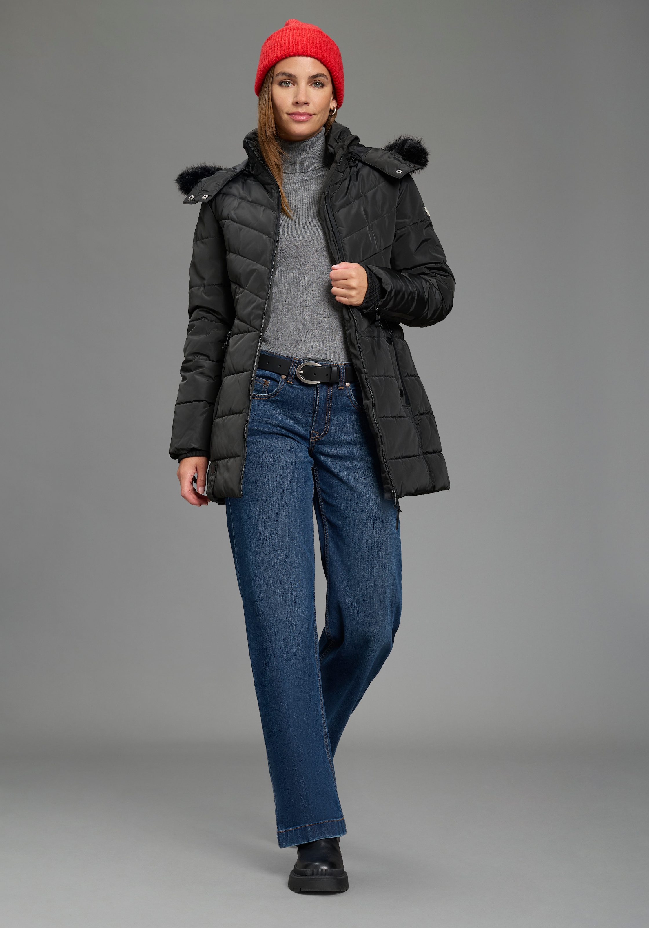 ALPENBLITZ Winterjacke »Pistenglück« mit Kapuze leichtes Webmaterial,  sportlicher Stil,  figurumspielender Schnitt