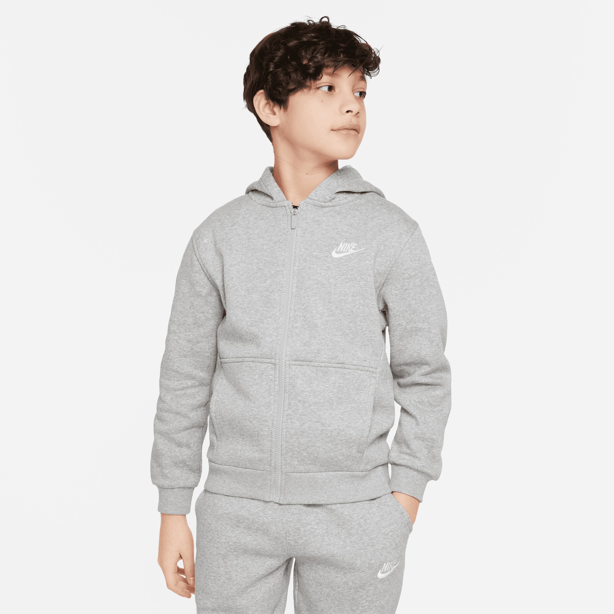 Kapuzensweatjacke NIKE SPORTSWEAR "K NSW CLUB FLC HD FZ LS LBR", Mädchen, Gr. S (128/134), grau (dk grau heather, base grau, weiß), angeraute Sweatware, Obermaterial: 80% Baumwolle, 20% Polyester, normal, angesetztes Bündchen, Sweatjacken, mit Kapuze, aus