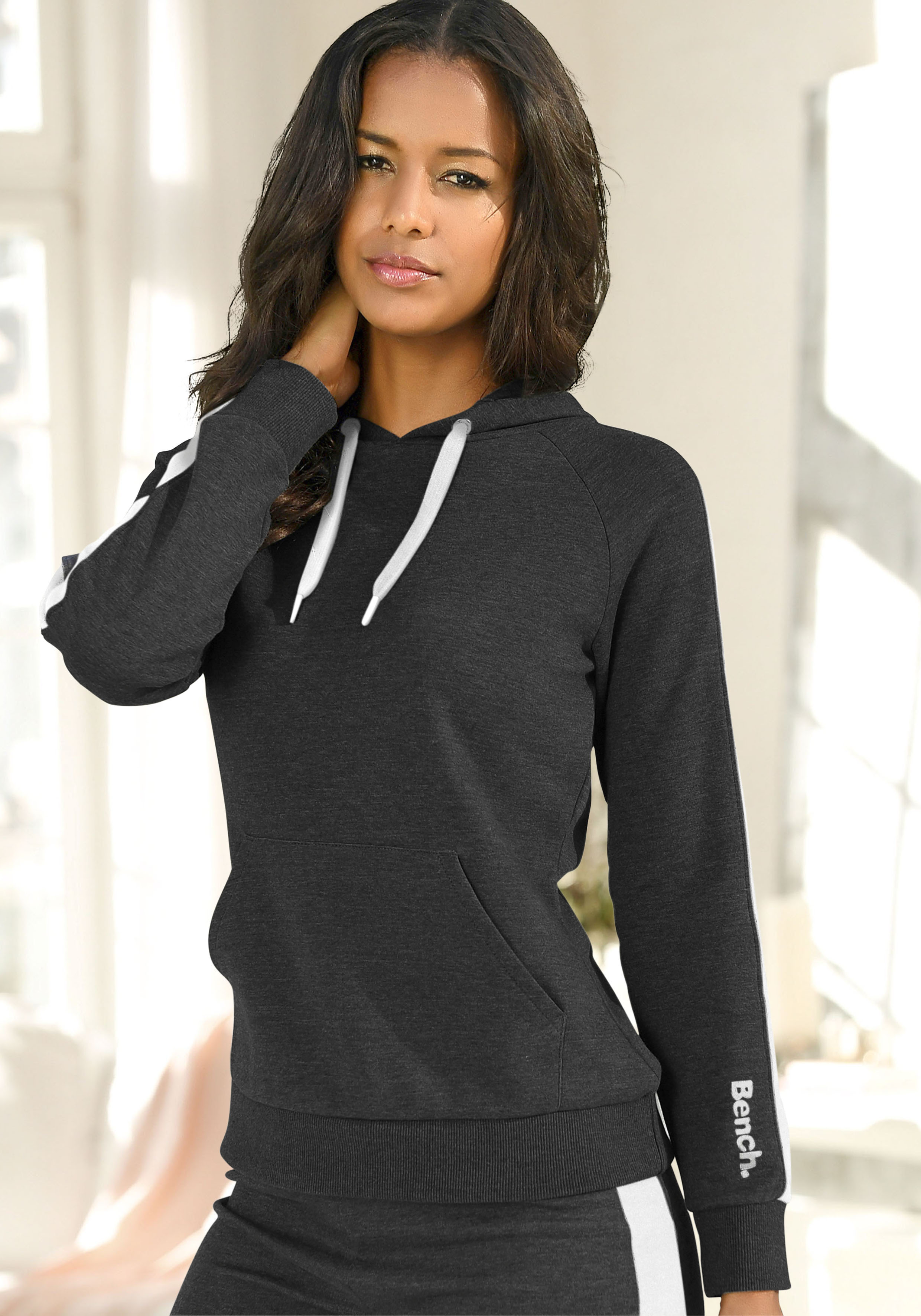 Bench. Loungewear Kapuzensweatshirt, mit Kängurutasche, Home- und Loungewear Serie