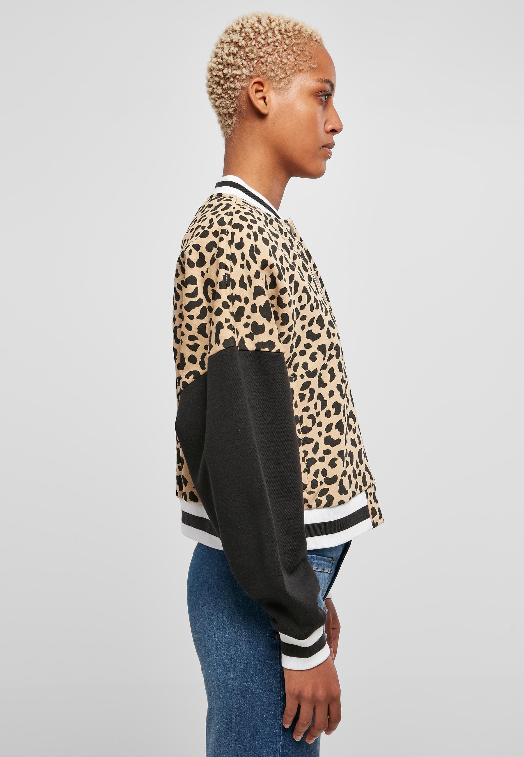 URBAN CLASSICS Sweatjacke »Urban Classics Damen Ladies AOP Oversized College Sweat Jacket«