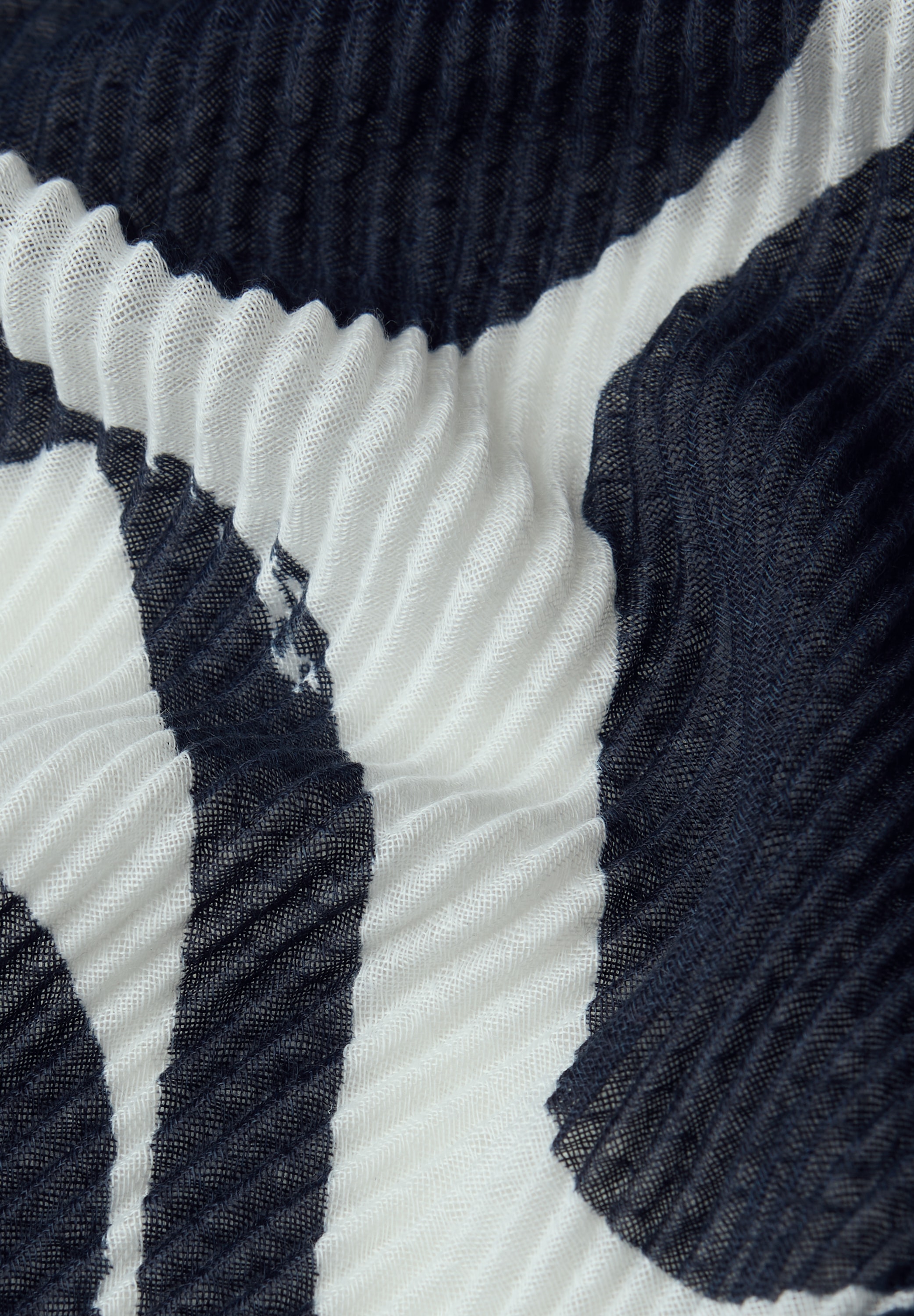 STREET ONE Halstuch mit grafischem Muster