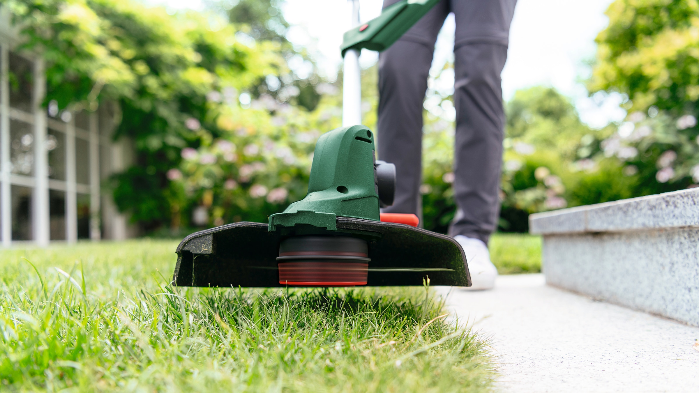 Bosch Home & Garden Akku-Rasentrimmer »UniversalGrassCut 18V 26«, ohne Akku und Ladegerät