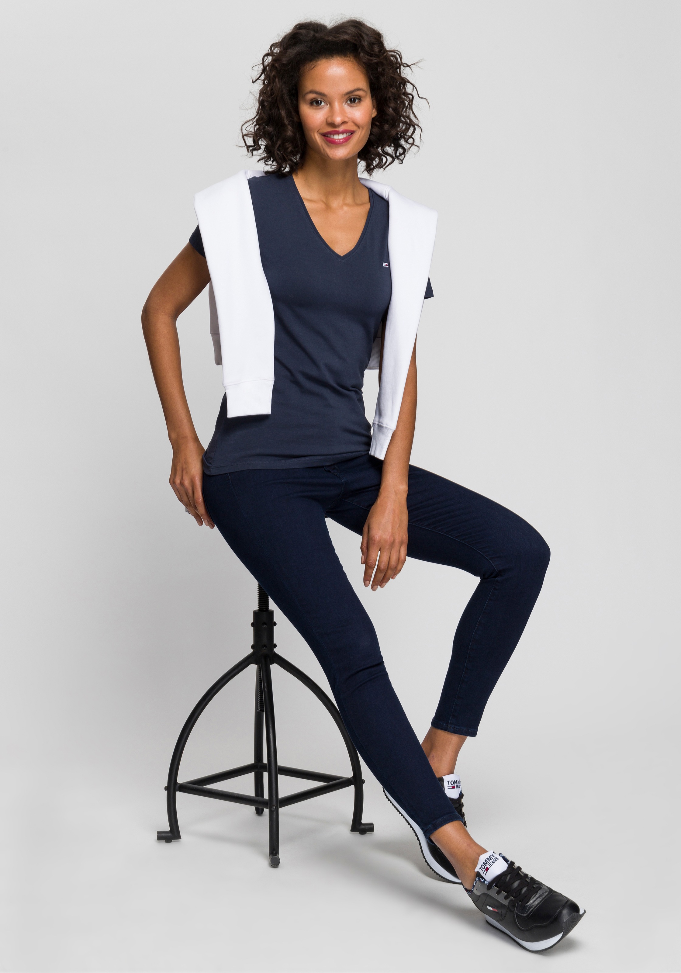 Tommy Jeans Skinny-fit-Jeans »SYLVIA HR SUPER SKNY«, Hochwertige Materialien für einen bequemen und perfekten Sitz.