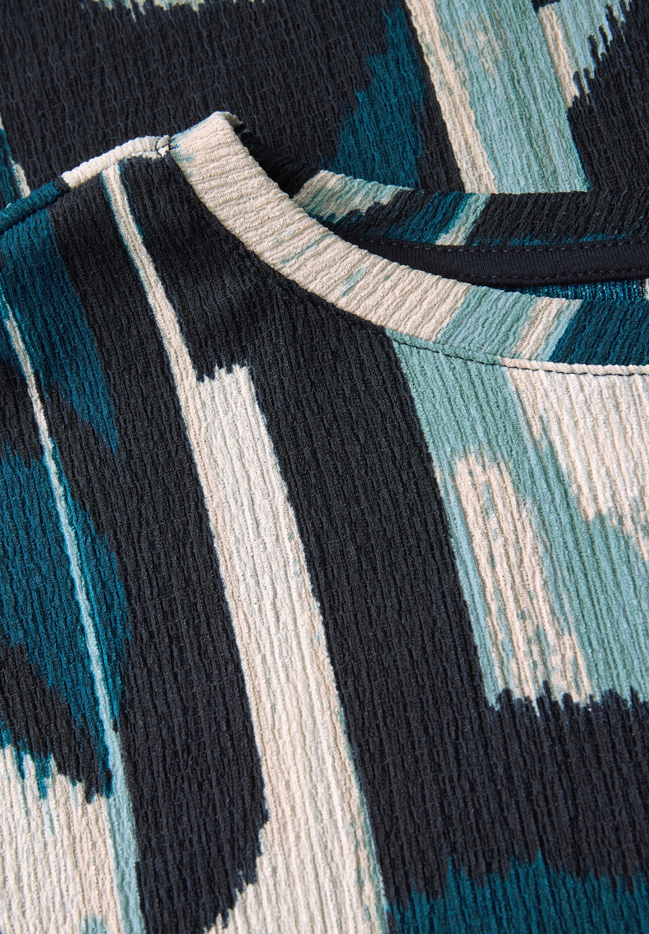 STREET ONE T-Shirt, aus elastischem Materialmix