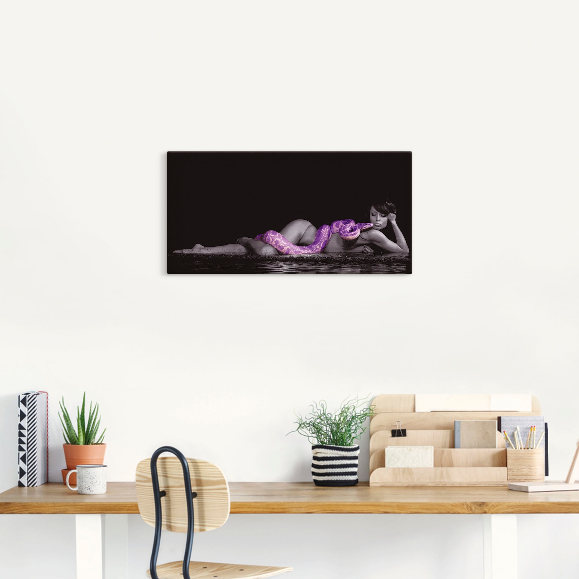 Artland Leinwandbild "Frau in Wasser liegend mit Python" Frau 1 Stk. tlg. a günstig online kaufen
