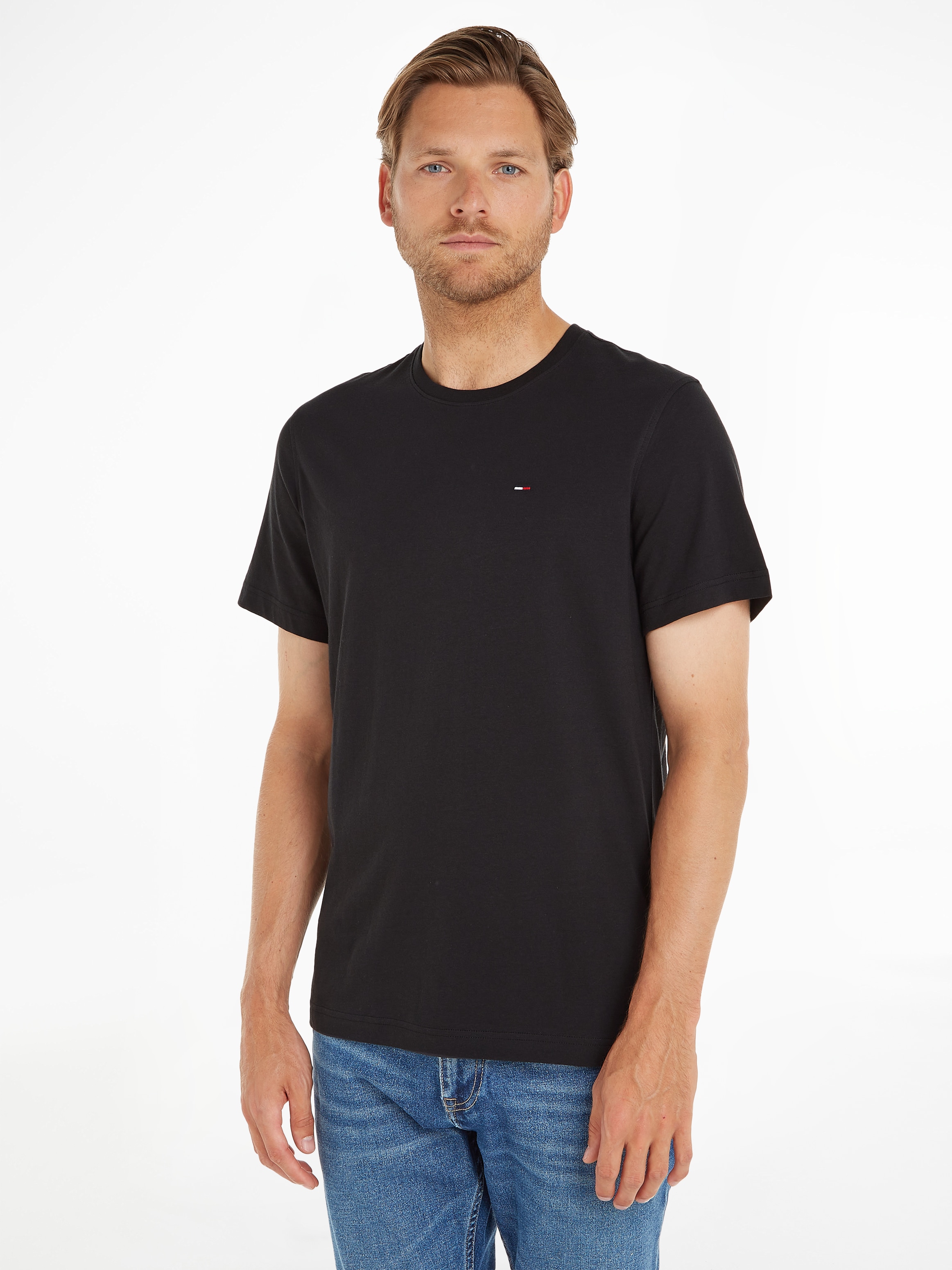 Tommy Jeans T-Shirt "TJM ESSENTIAL SOLID" mit Rundhalsausschnitt und dezenter Logo-Flag