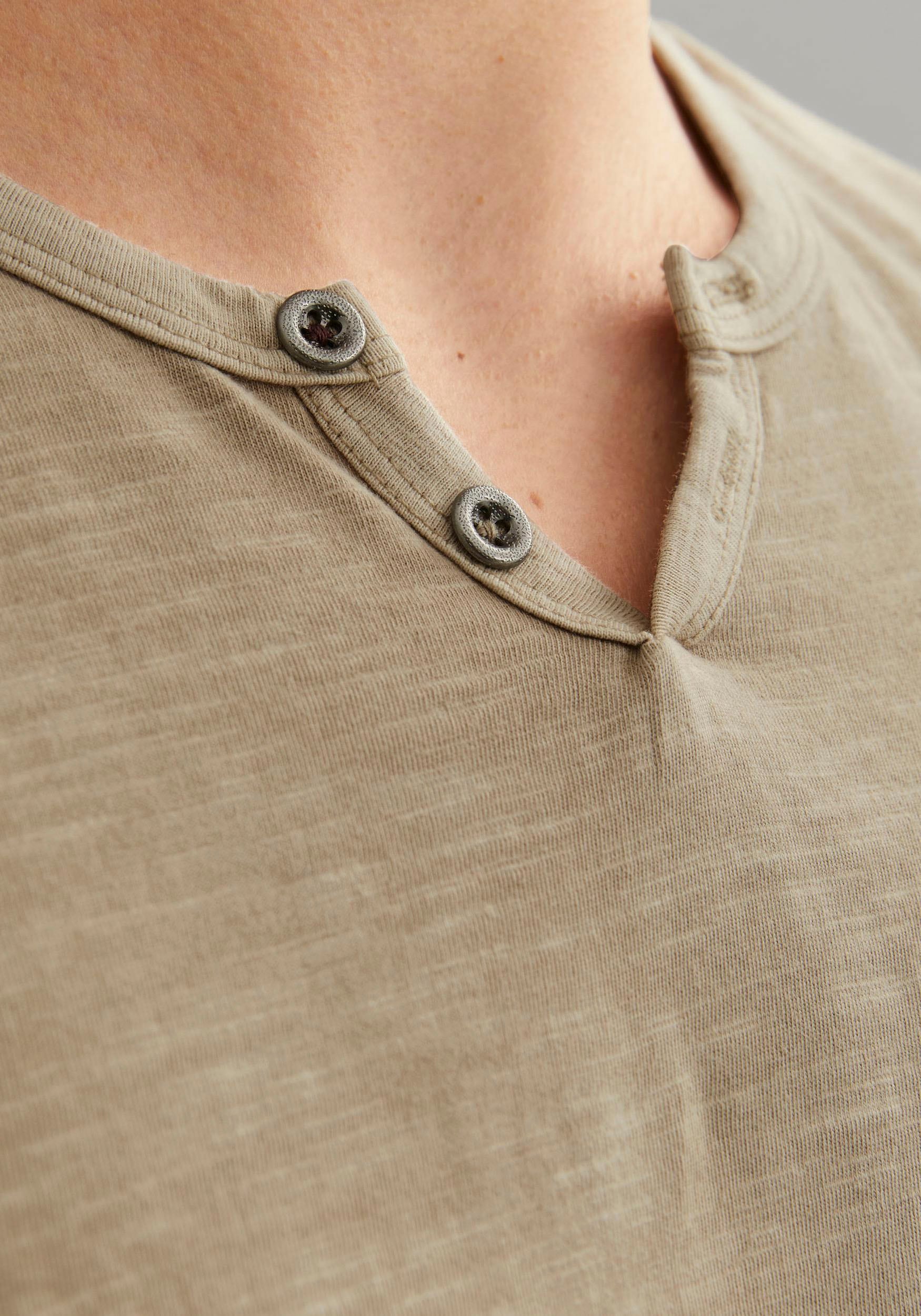 Jack & Jones T-Shirt »JJESPLIT NECK TEE SS NOOS«, mit V-Ausschnitt