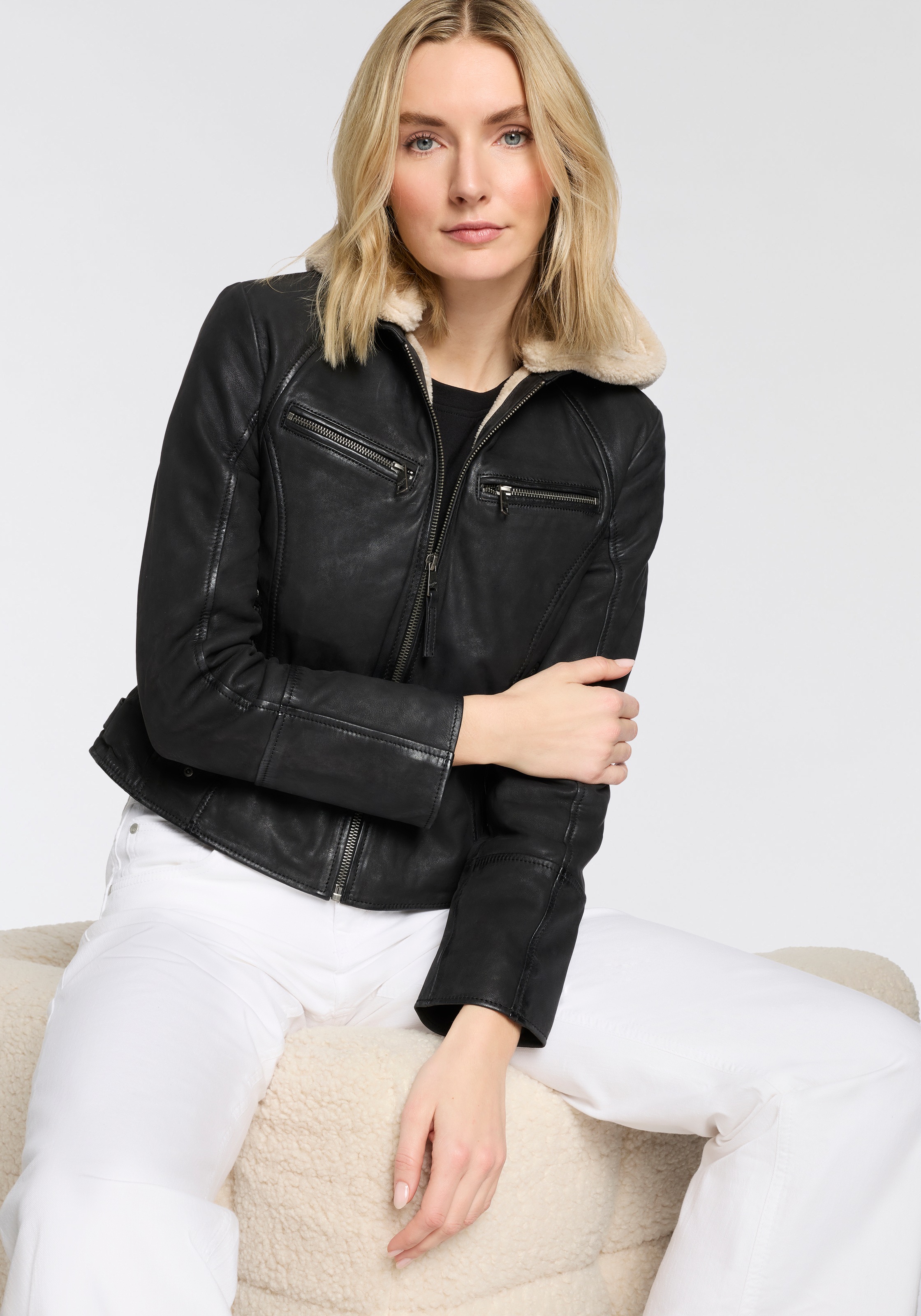 Thumbnail - Mauritius Lederjacke "MWNedra" mit Kapuze mit abknöpfbarer Teddyplüsch-Kapuze