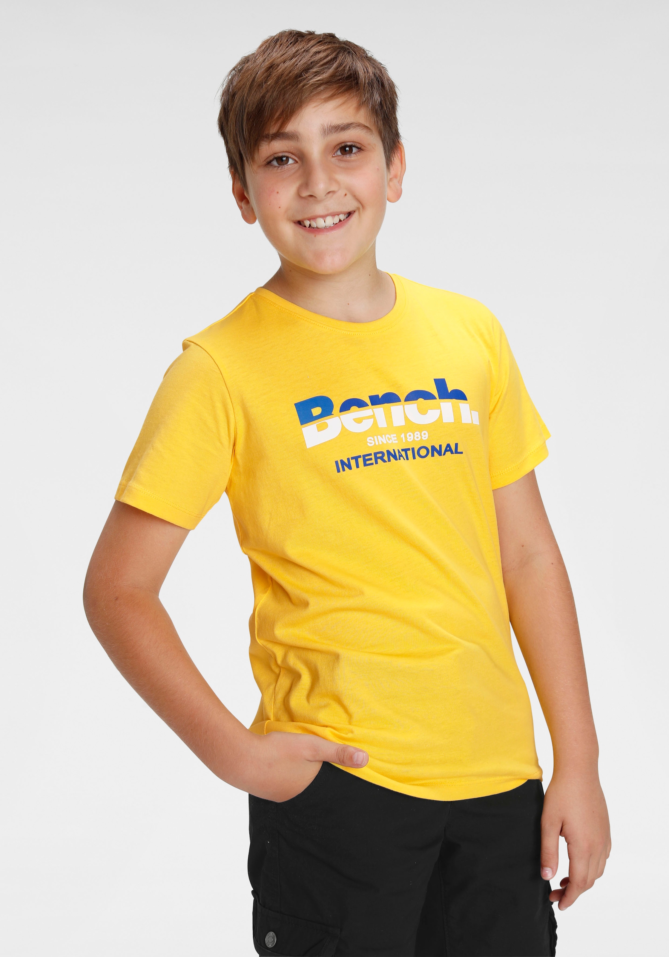 online T-Shirt, | Bench. Farbverlauf mit BAUR Logo im bestellen