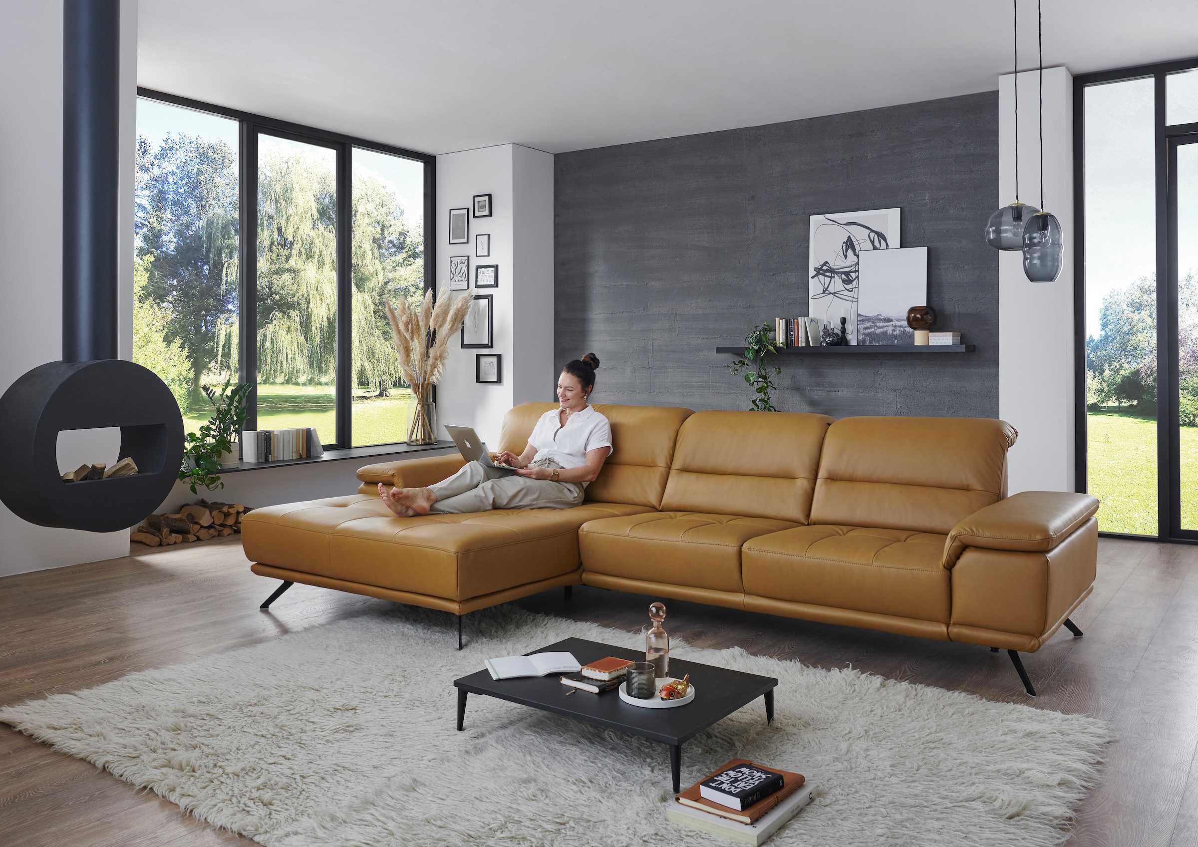 Die PlanBar Ecksofa "PN-EM19074, L-Form, Breite 343 cm" inkl. Sitztiefen- und Kopfteilverstellung
