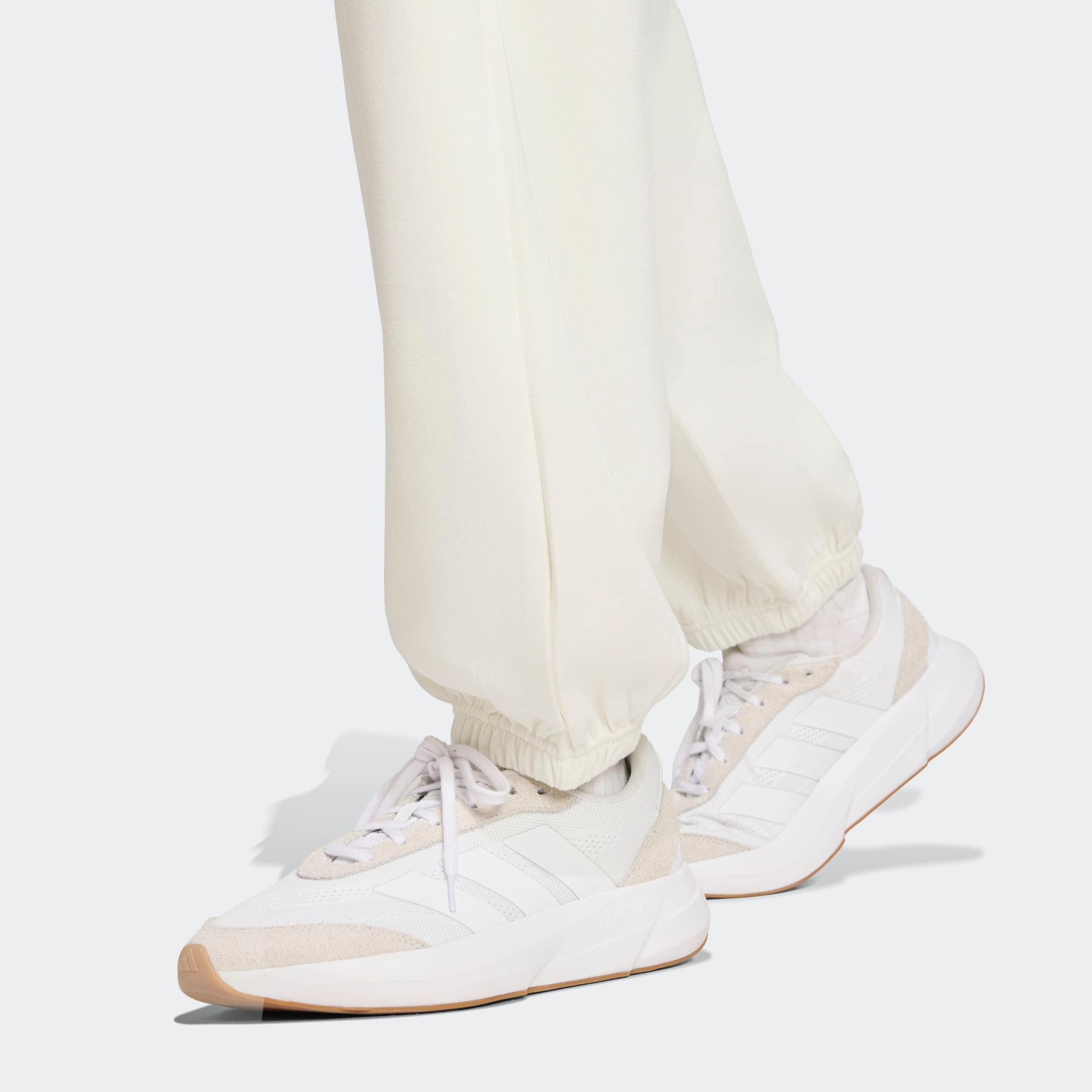 adidas Sportswear Sporthose »SOFT LUX, LOCKER GESCHNITTEN«  lockerer Schnitt, für Laufen und sportliche Aktivitäten