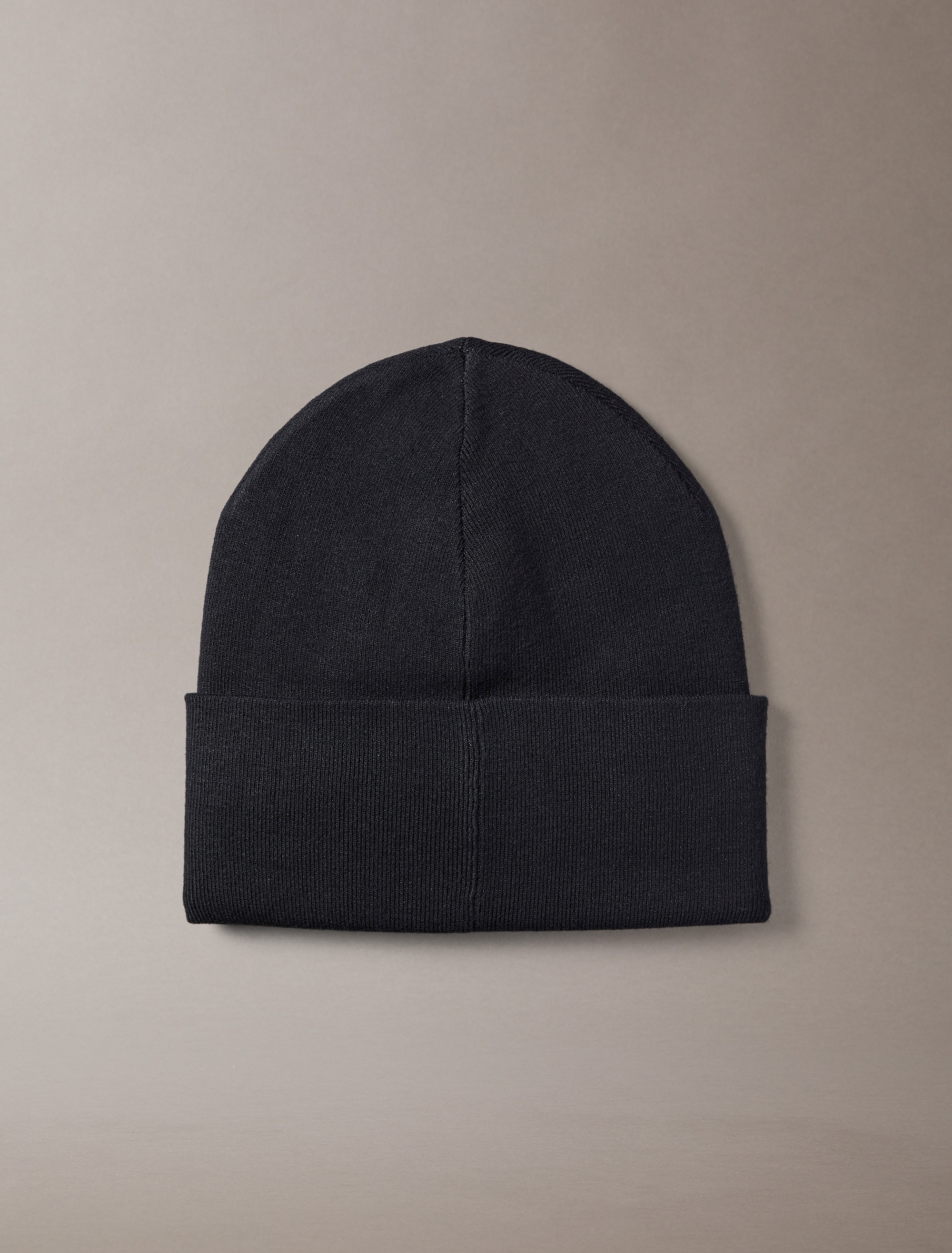 Calvin Klein Strickmütze »MONOLOGO PATCH BEANIE«, Perfekt für den Alltag
