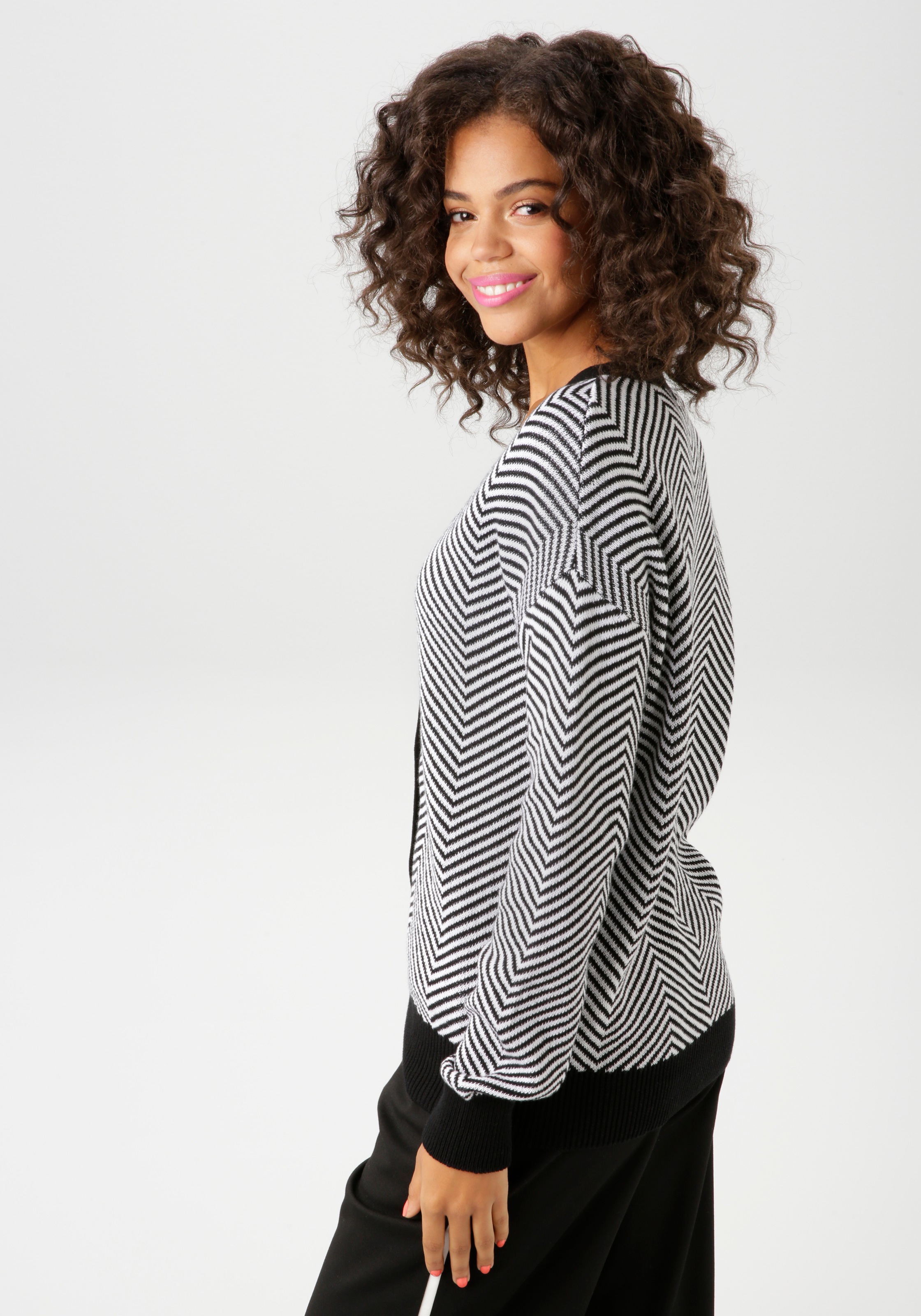 Aniston CASUAL Strickjacke, im trendigem Fischgrat-Muster günstig online kaufen