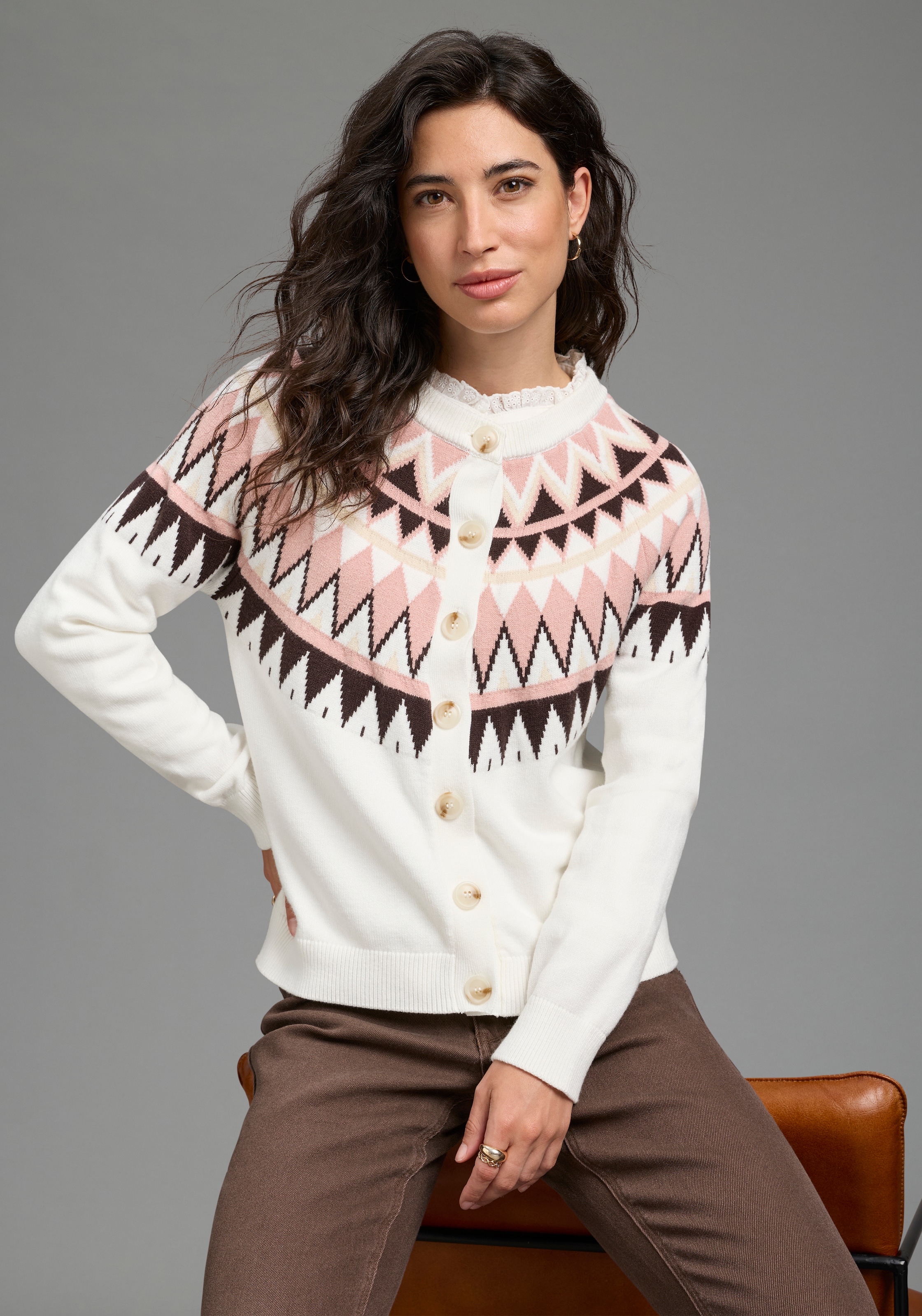 Laura Scott Strickjacke "mit femininem Norwegermuster" aus weicher Viskosemischung