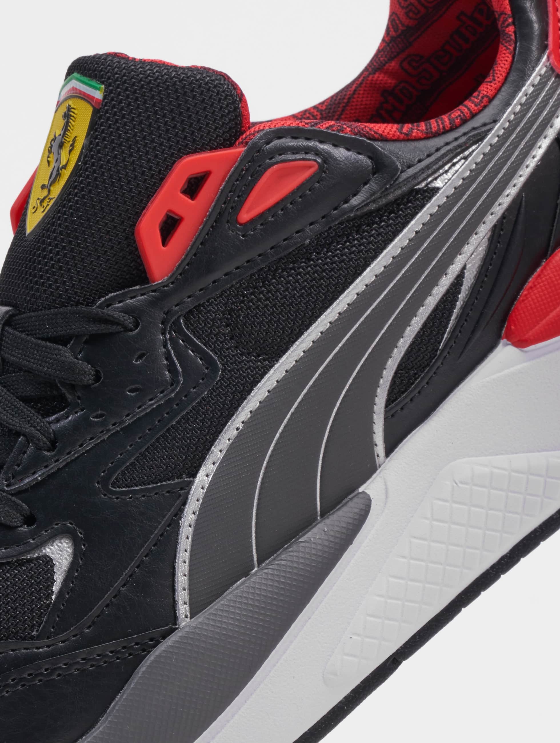 PUMA Trainingsschuh »Herren Puma X Ferrari X-Ray Speed Schuhe«, (1 tlg.)