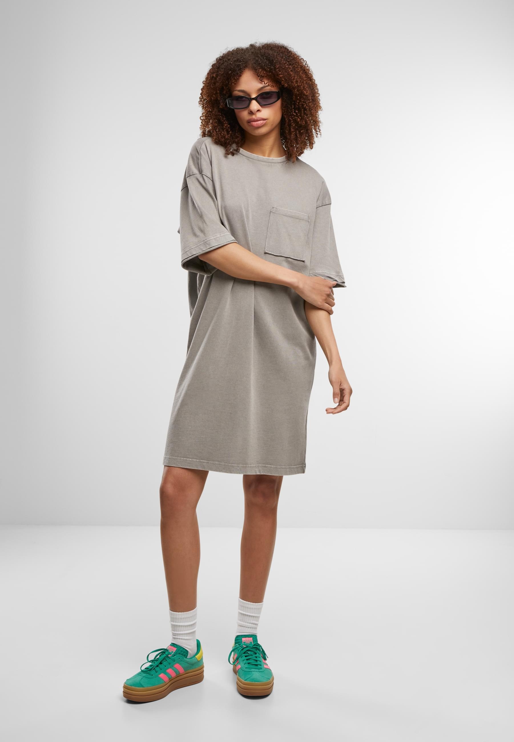 URBAN CLASSICS Shirtkleid »Urban Classics Ladies Washed Jersey T-Shirt Dress«, (1 tlg.)
