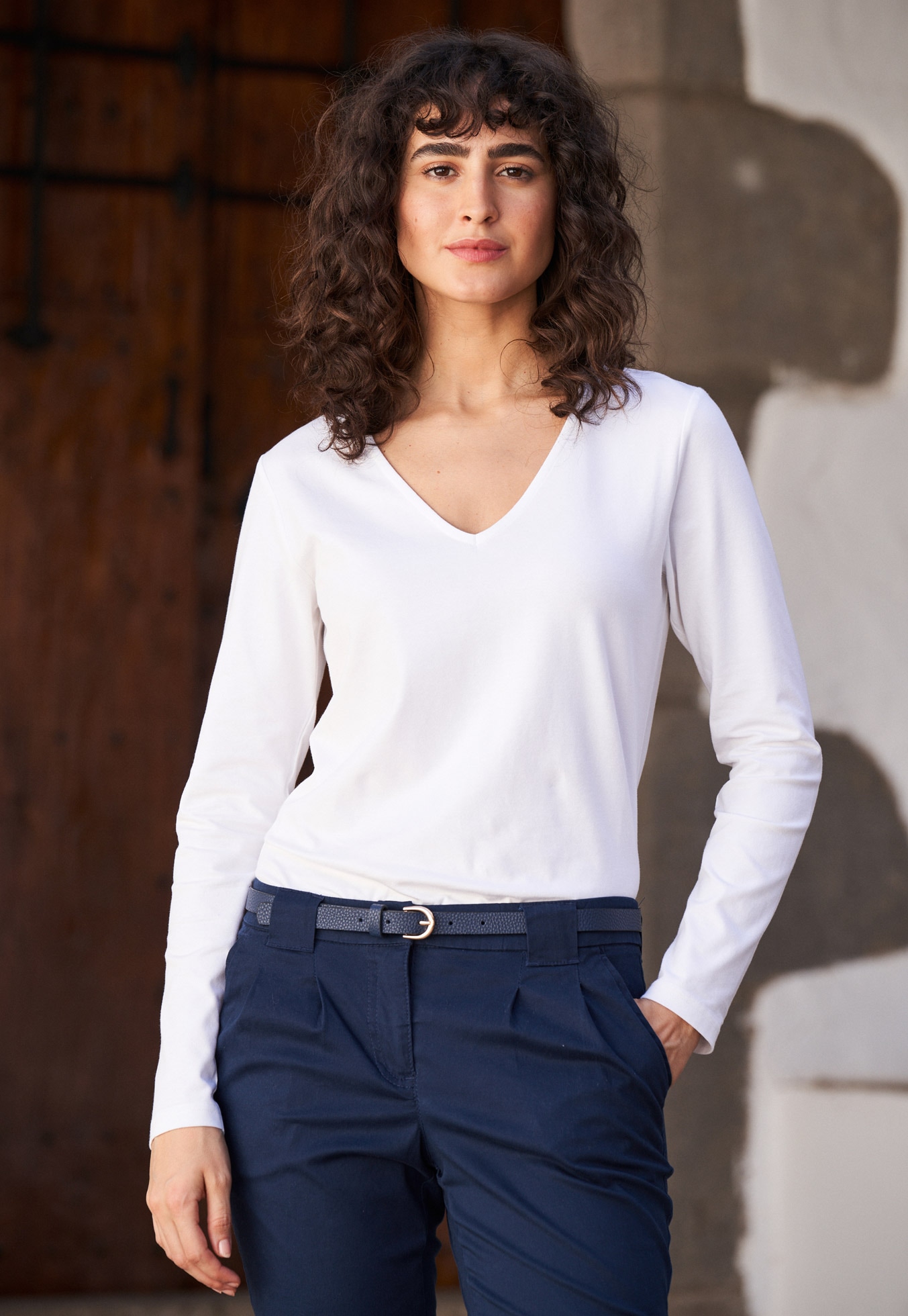 bonprix Langarmshirt schmal geschnittene Passform, V-Ausschnitt