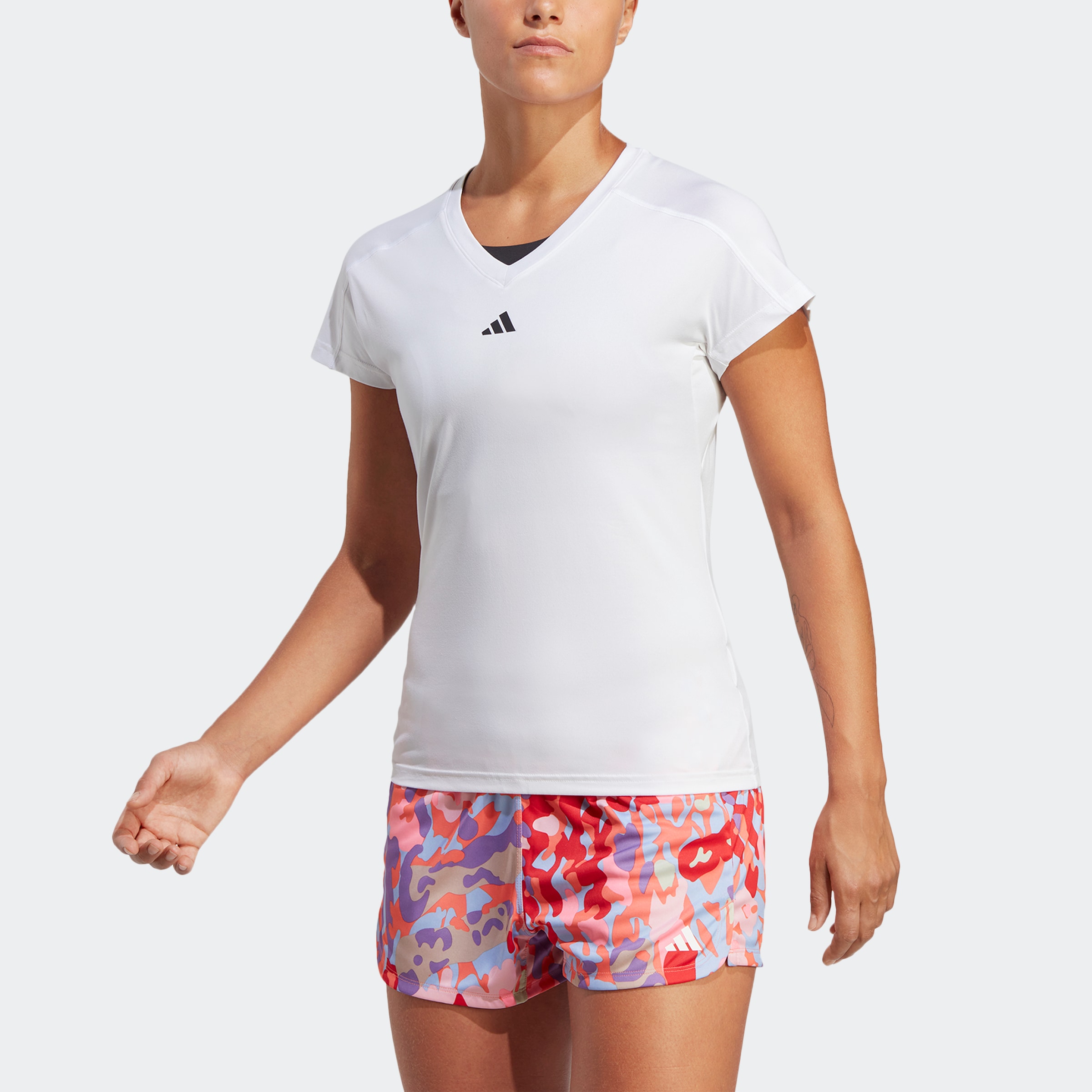 adidas Performance T-Shirt »AEROREADY TRAIN ESSENTIALS MINIMAL BRANDING V-NECK«