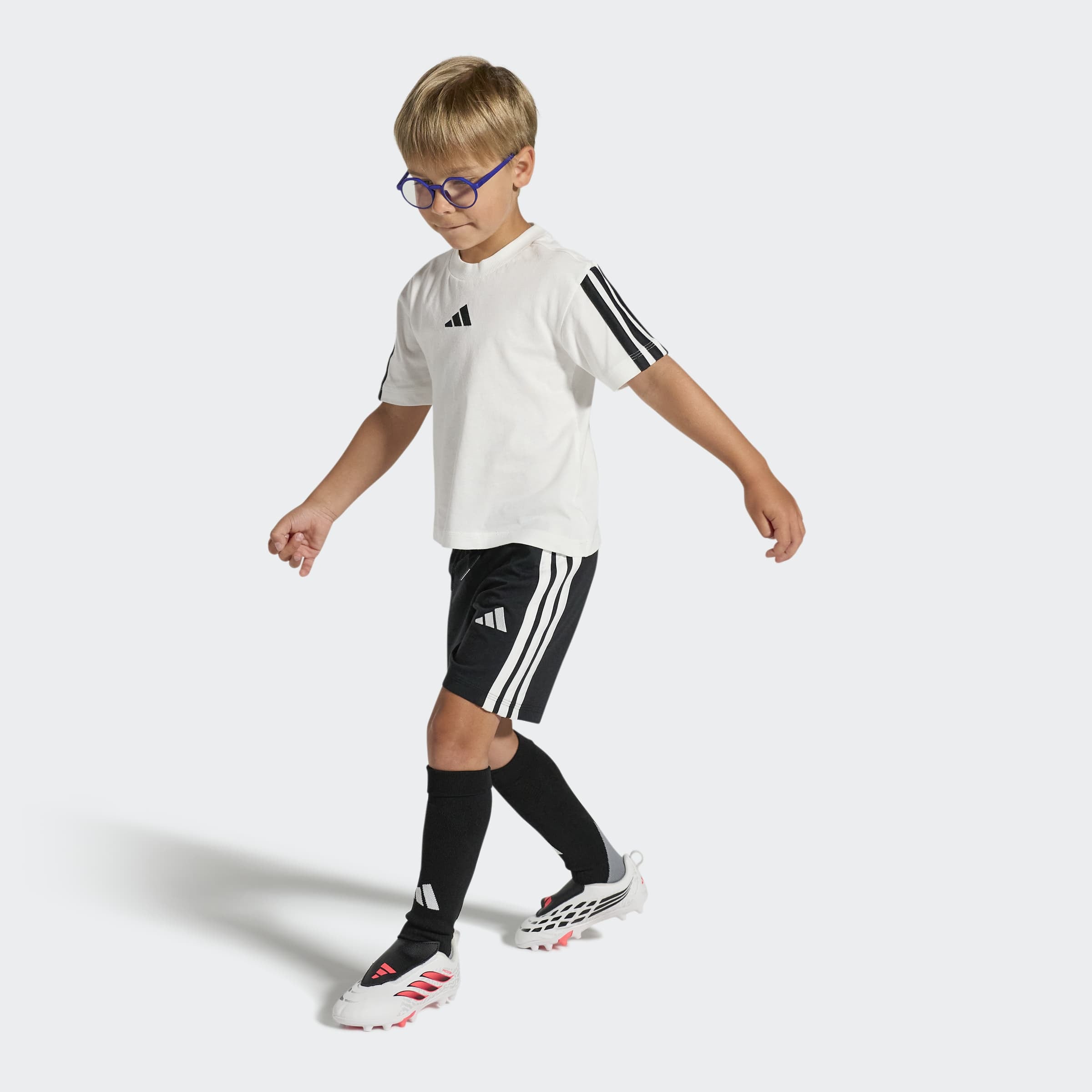 adidas Performance Fußballschuh »PREDATOR CLUB KIDS , KLETTVERSCHLUSS, FESTE BÖDEN/MULTI GROUND«  für viele verschiedene Böden geeignet