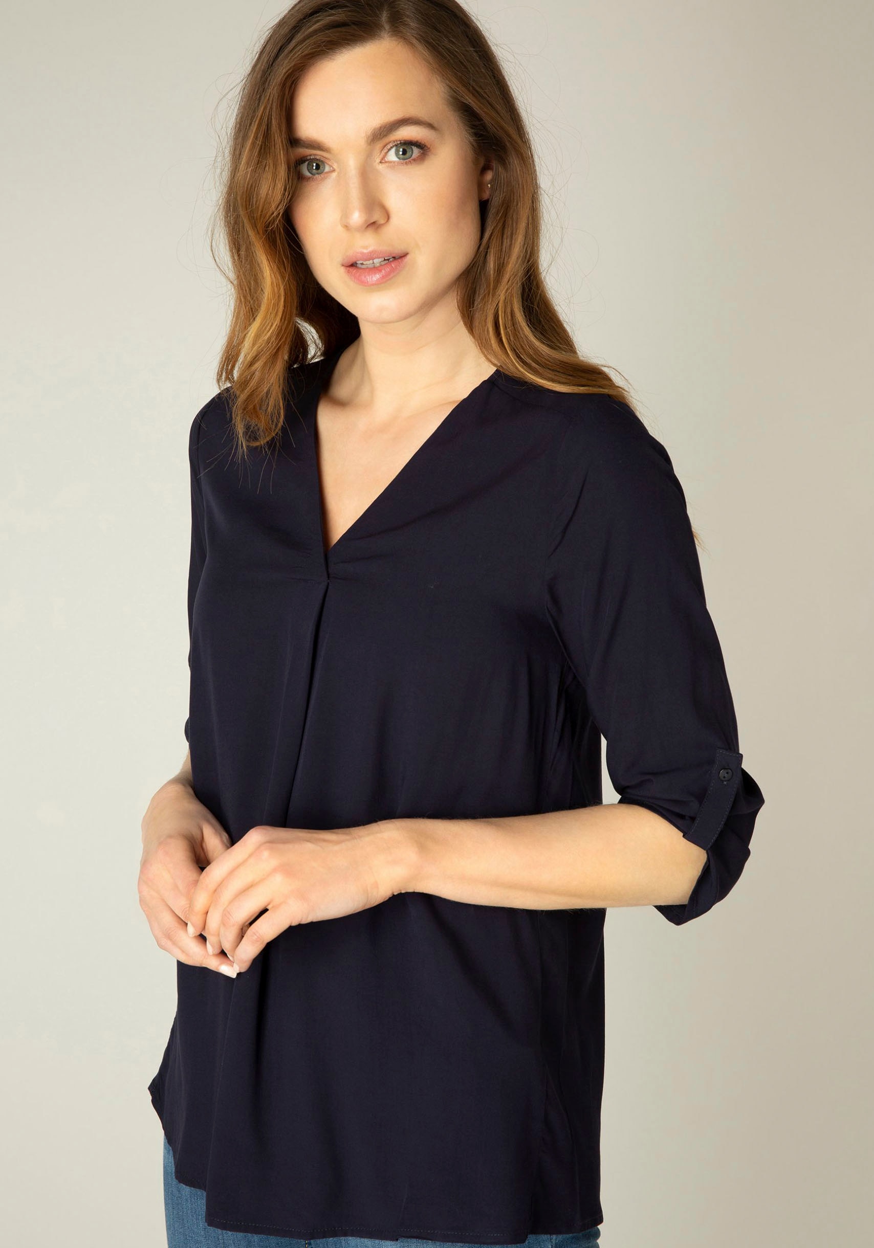 Base Level Shirtbluse, mit V-Ausschnitt