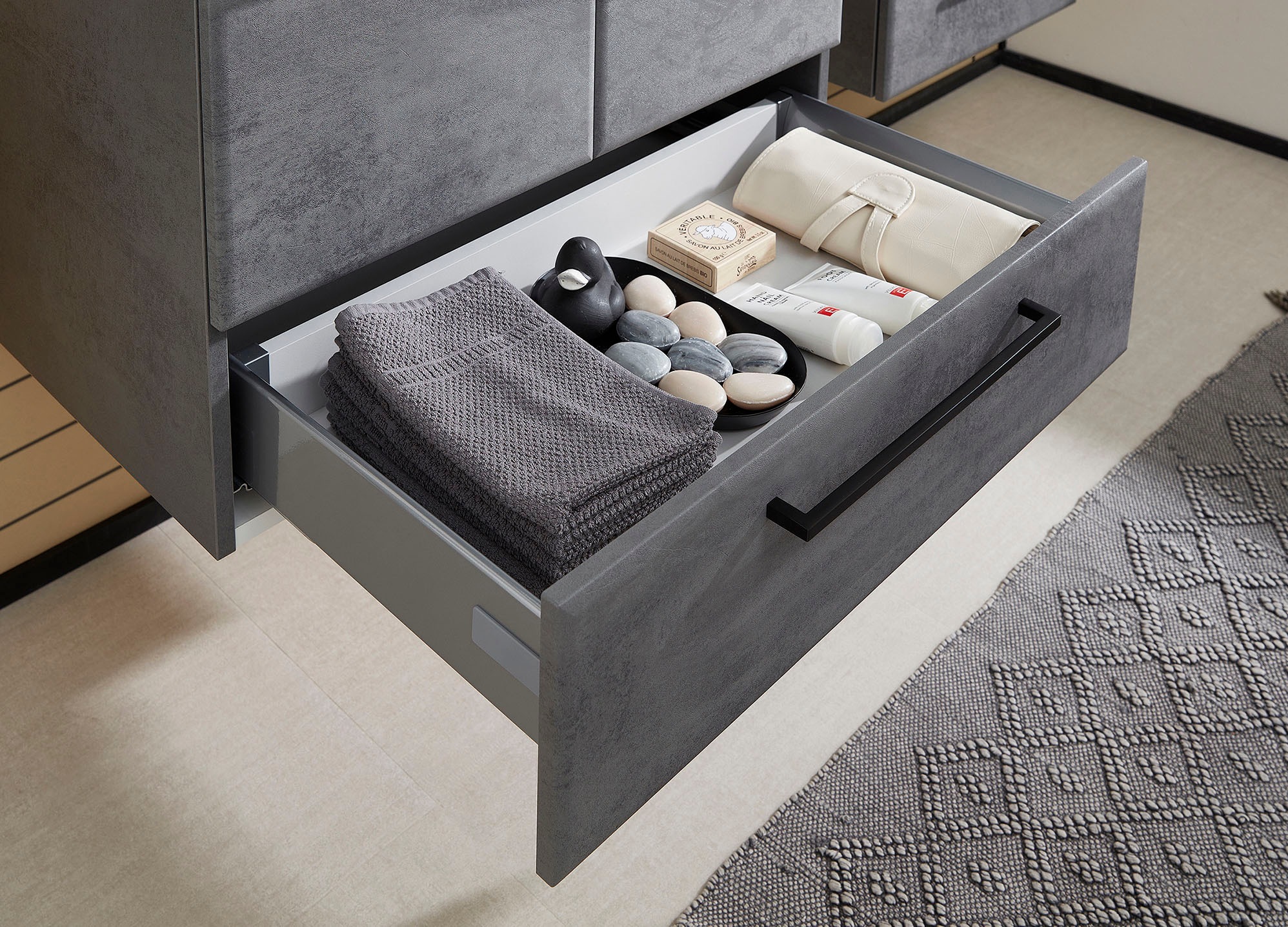 Saphir Badmöbel-Set »Quickset 945 3-teilig, Keramik-Waschtisch mit LED-Spiegelschrank«, (4 St.), Midischrank, 7 Türen, 3 Schubladen, 8 Einlegeböden, inkl. Türdämpfer