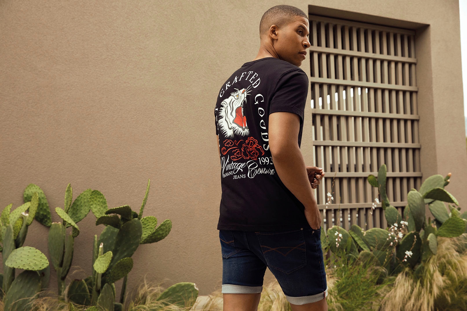 T-Shirt, modischem | BAUR Banani Bruno Rückenprint mit ▷ kaufen