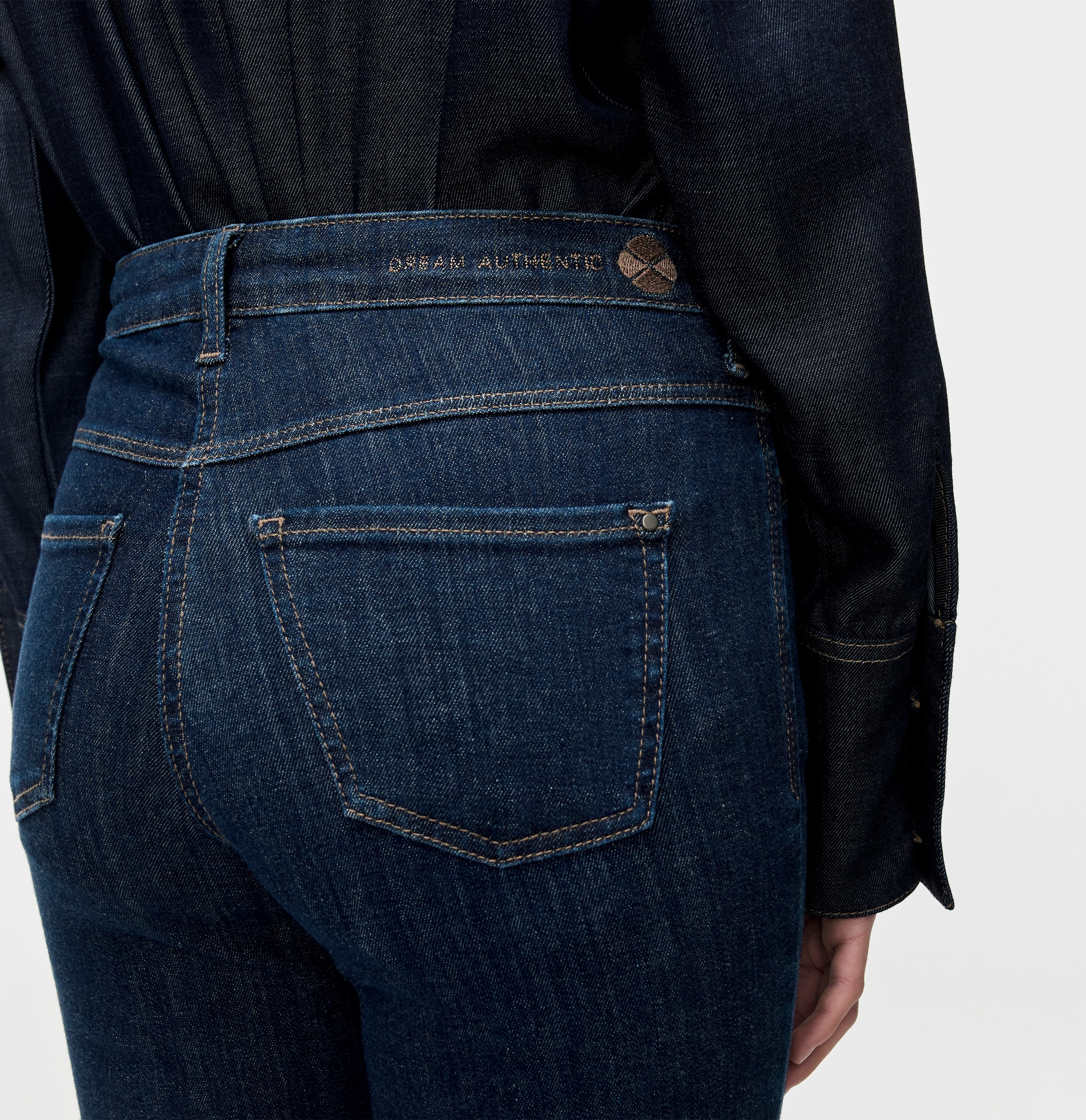 MAC Bootcut-Jeans »Dream-Boot«, Gerade geschnitten mit leicht ausgestelltem Bein