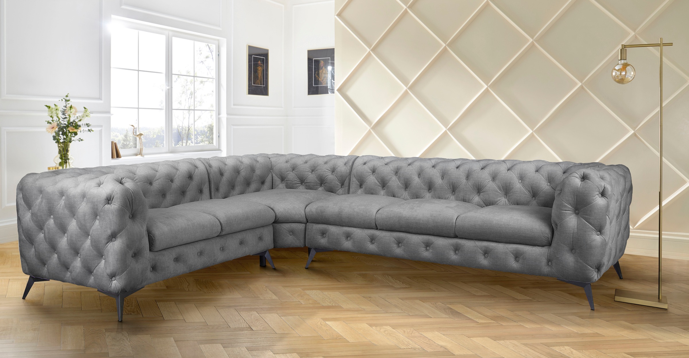 Leonique Chesterfield-Sofa »Ecksofa GLYNIS L-Form mit Wellenunterfederung, Maße B/T/H 323/264/75cm«, aufwändige Knopfheftung, moderne Chesterfield Optik, Fußfarbe wählbar