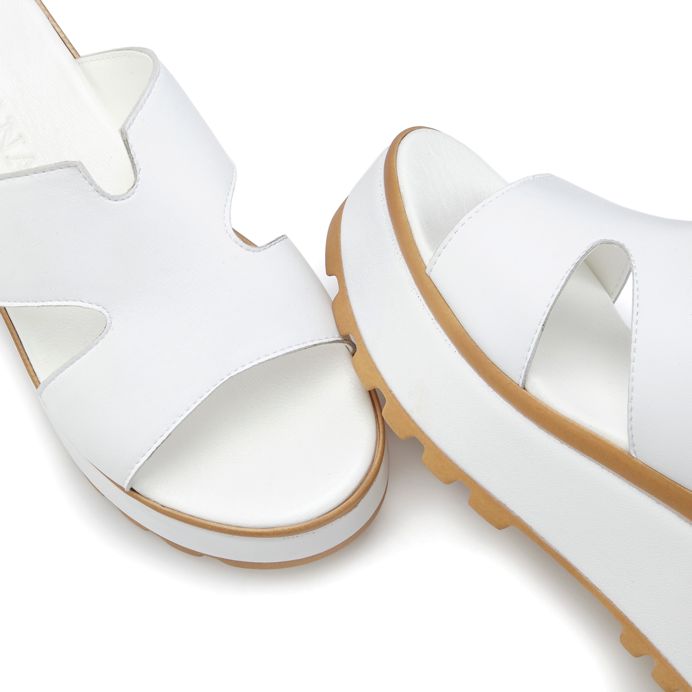 LASCANA Pantolette »Sandale, Sommerschuh, Mule«, aus Leder mit Keilabsatz
