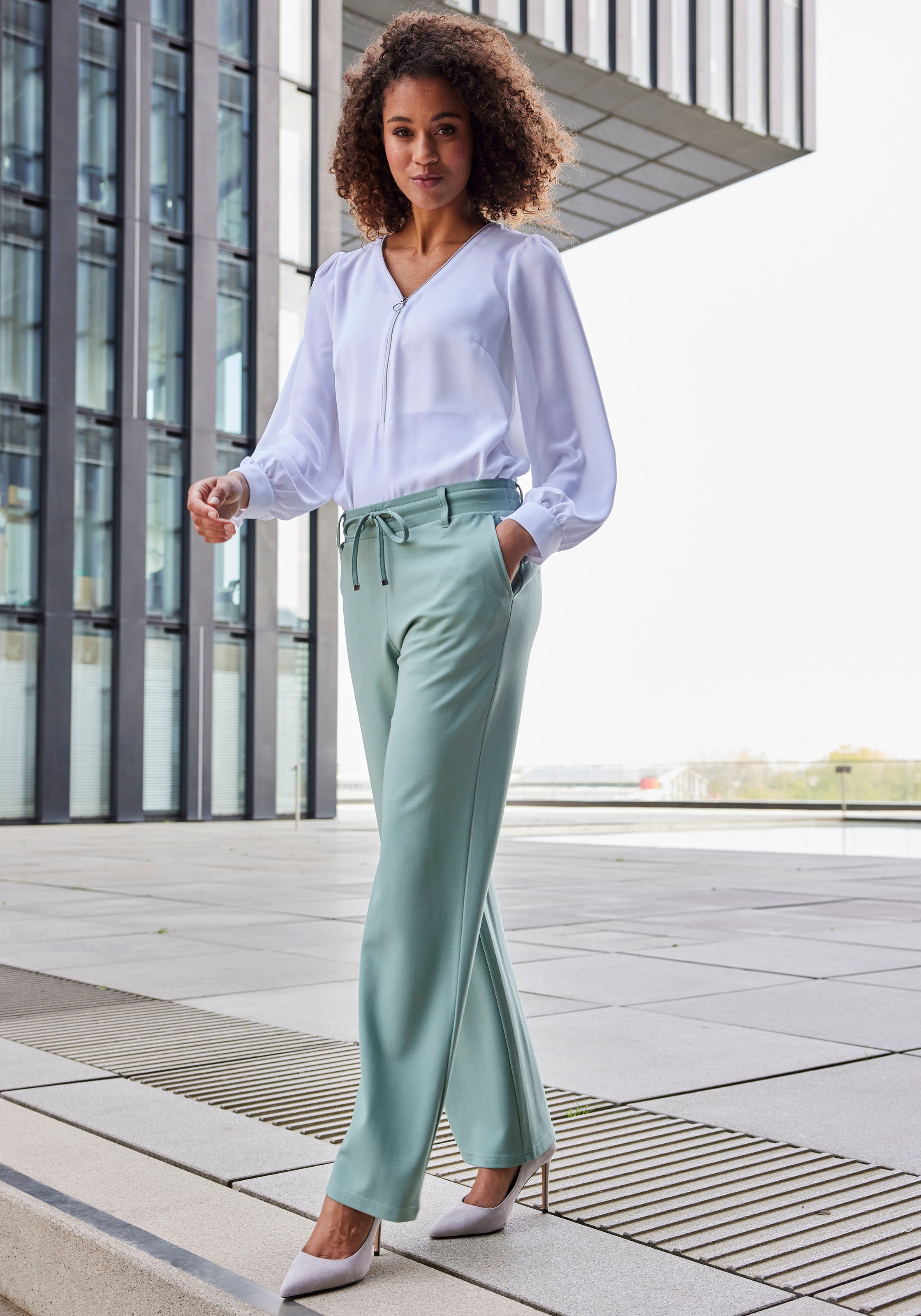 Thumbnail - LASCANA Homewearhose in weich fließendem Material, Loungewear