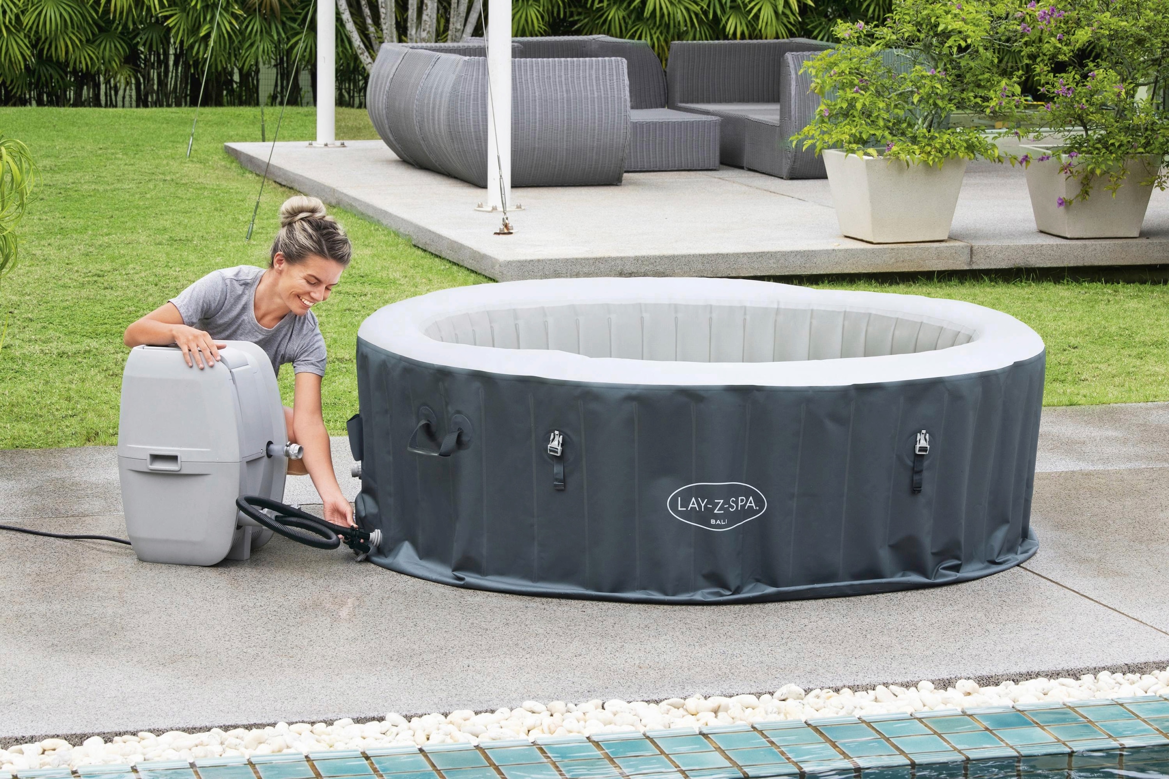 Bestway Whirlpool »LAY-Z-SPA® LED-Bali AirJet™«, ØxH: 180x66 cm, für bis zu 4 Personen