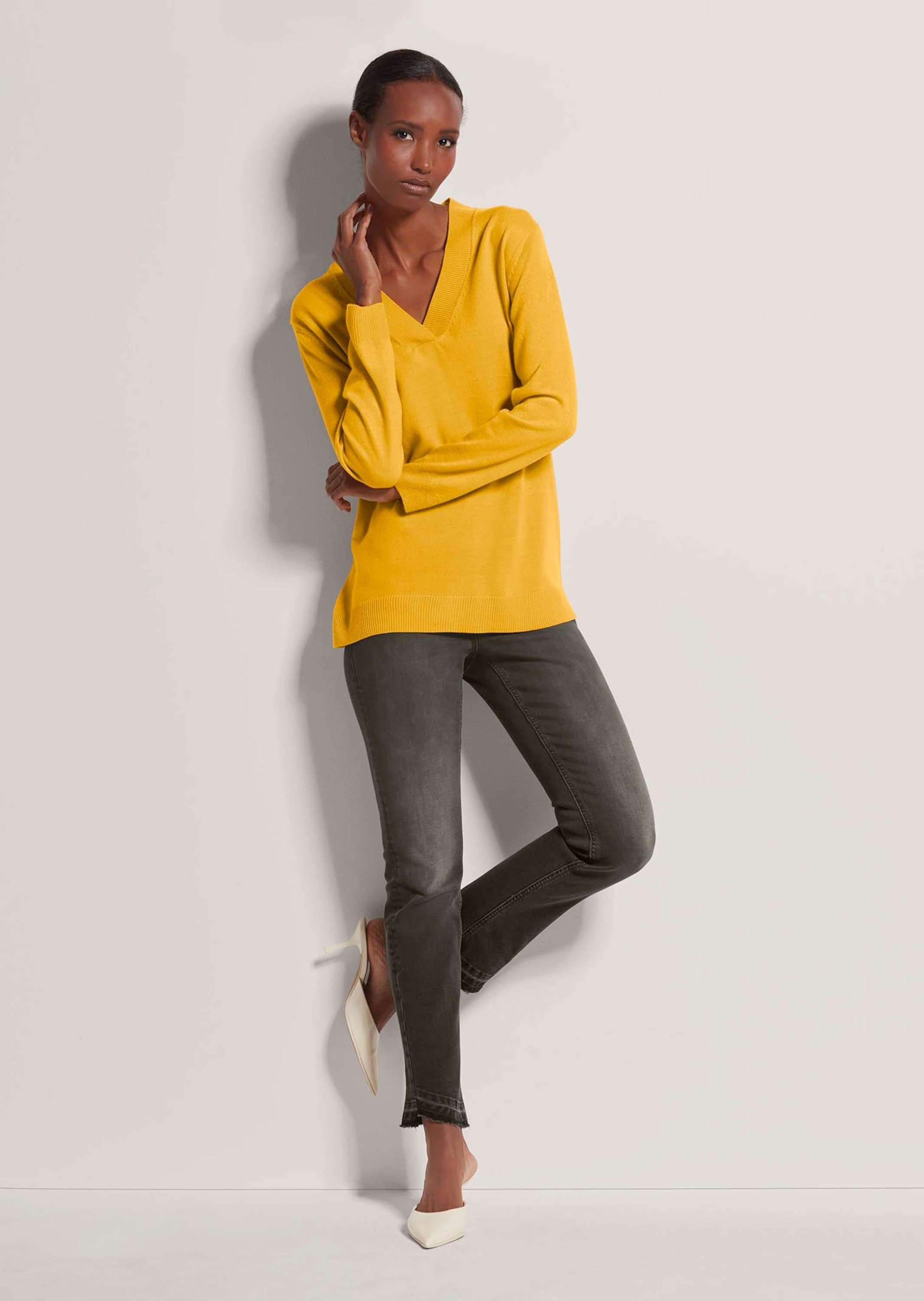 MADELEINE Longpullover »Pullover Glattstrick-Pullover mit V-Ausschnitt«