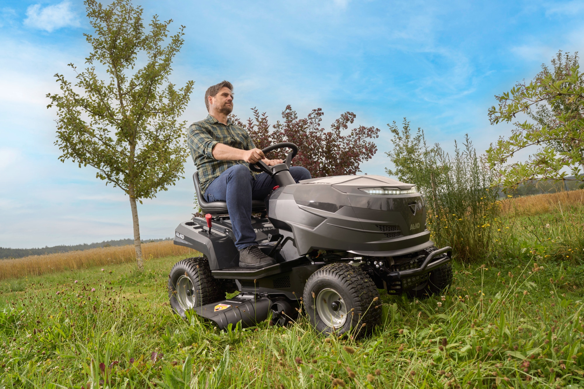 AL-KO Rasentraktor »COMFORT 14-92.6 HDS-A Seitenauswurf« Antrieb: Fußhydrostat stufenlos