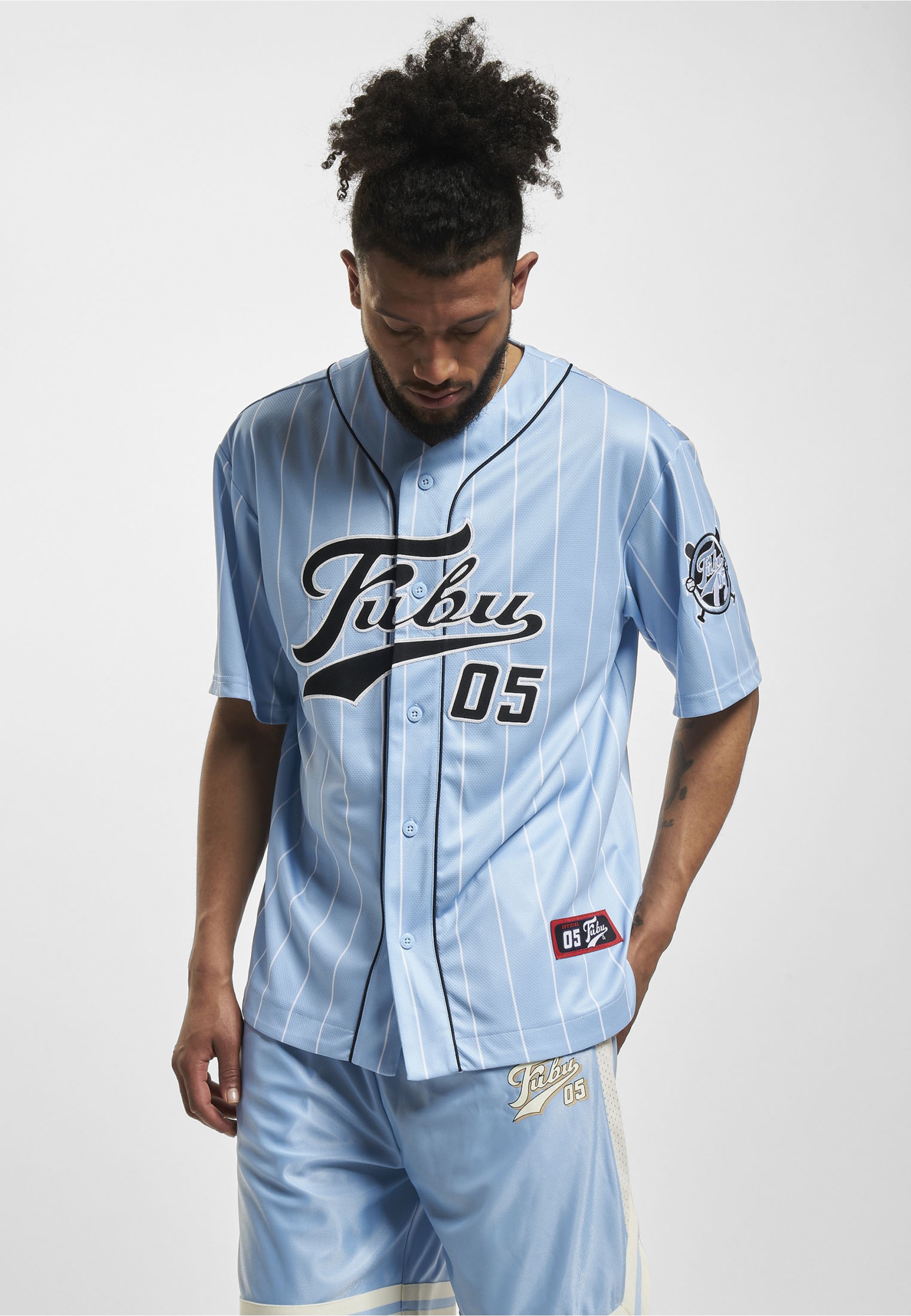 Fubu T-Shirt "Fubu Herren FM232-003-3 FUBU Varsity Pinstripe Baseball Jerse günstig online kaufen