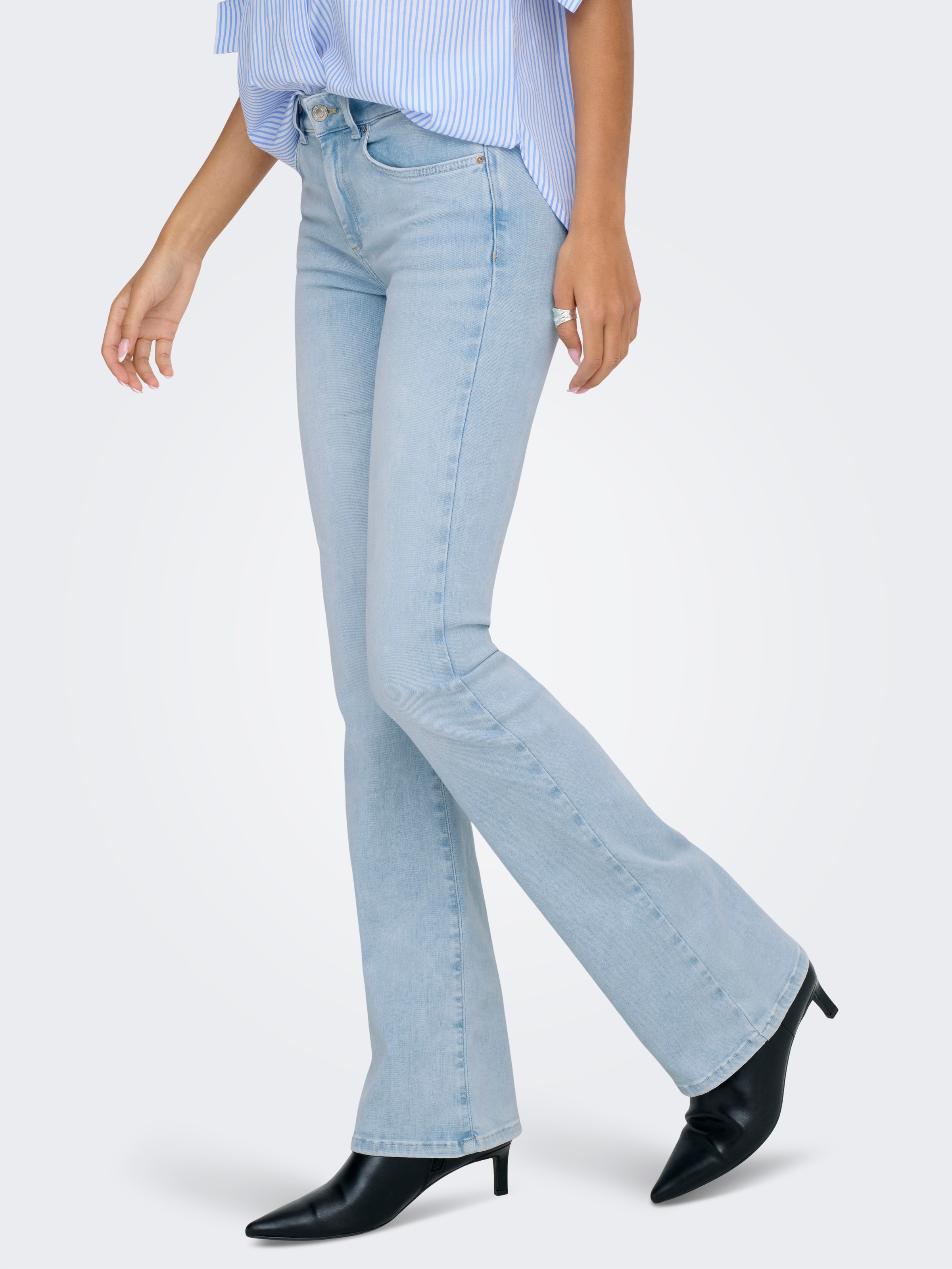 ONLY Bootcut-Jeans "ONLBLUSH MID FLARED DNM CRO495 NOOS" helle Waschung, no günstig online kaufen