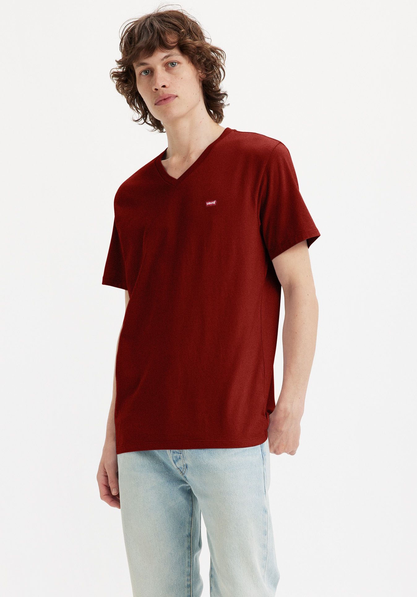 Levi's® V-Shirt »LE ORIGINAL HM VNECK«, mit Logostickerei