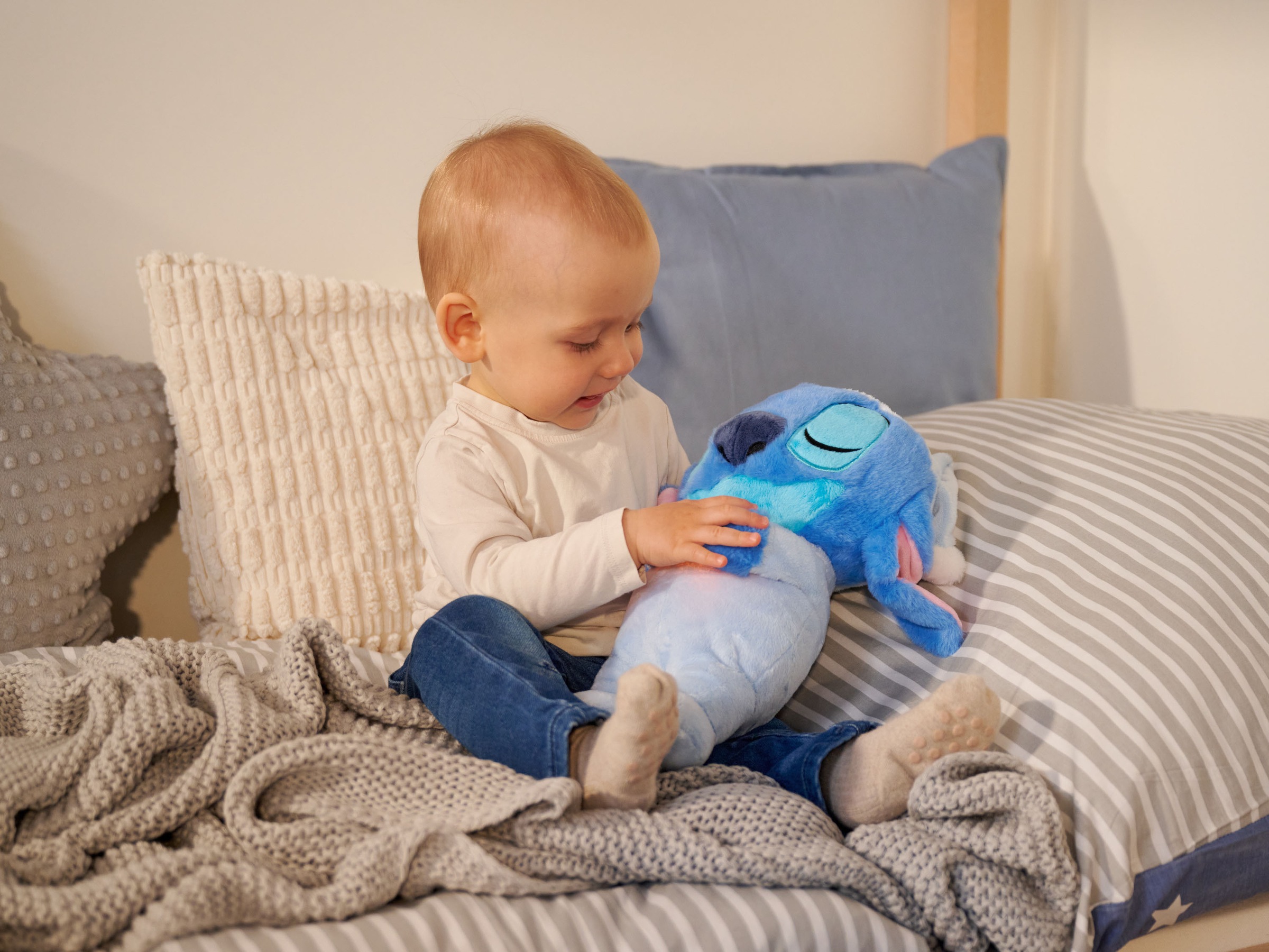 SIMBA Plüschfigur »Disney Schlafender Stitch, 31 cm«