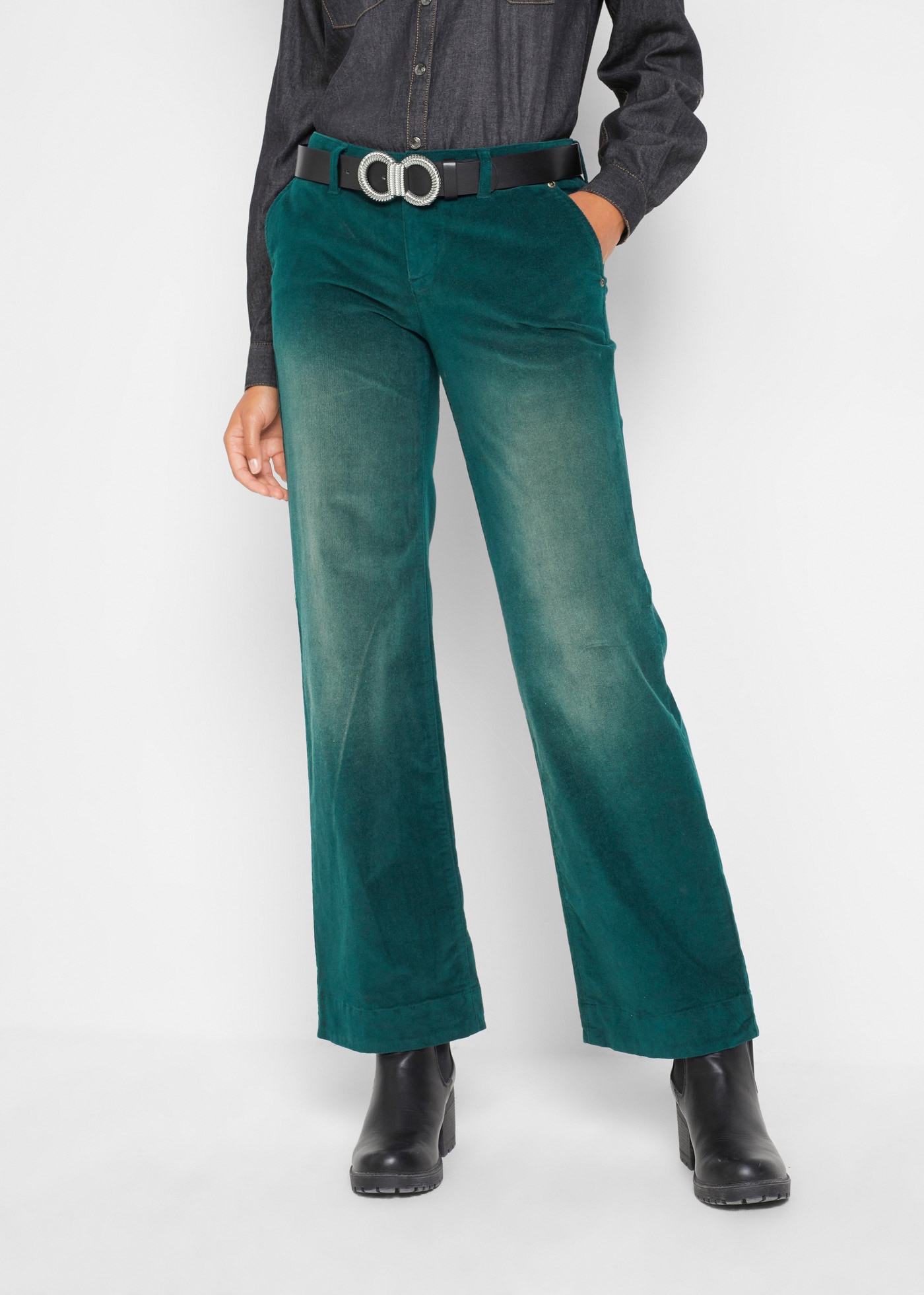 bonprix "Stretch-Cordhose, Wide" aus Baumwolle und Elasthan, Loose Fit, ausgestelltes Bein