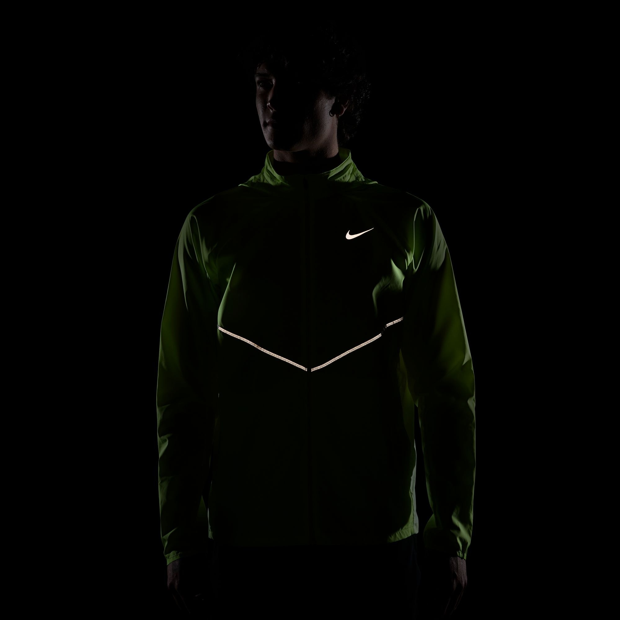 Nike Laufjacke »M NK UV RPL MILER JKT« mit Reißverschluss, wasserabweisend, windabweisend, atmungsaktiv