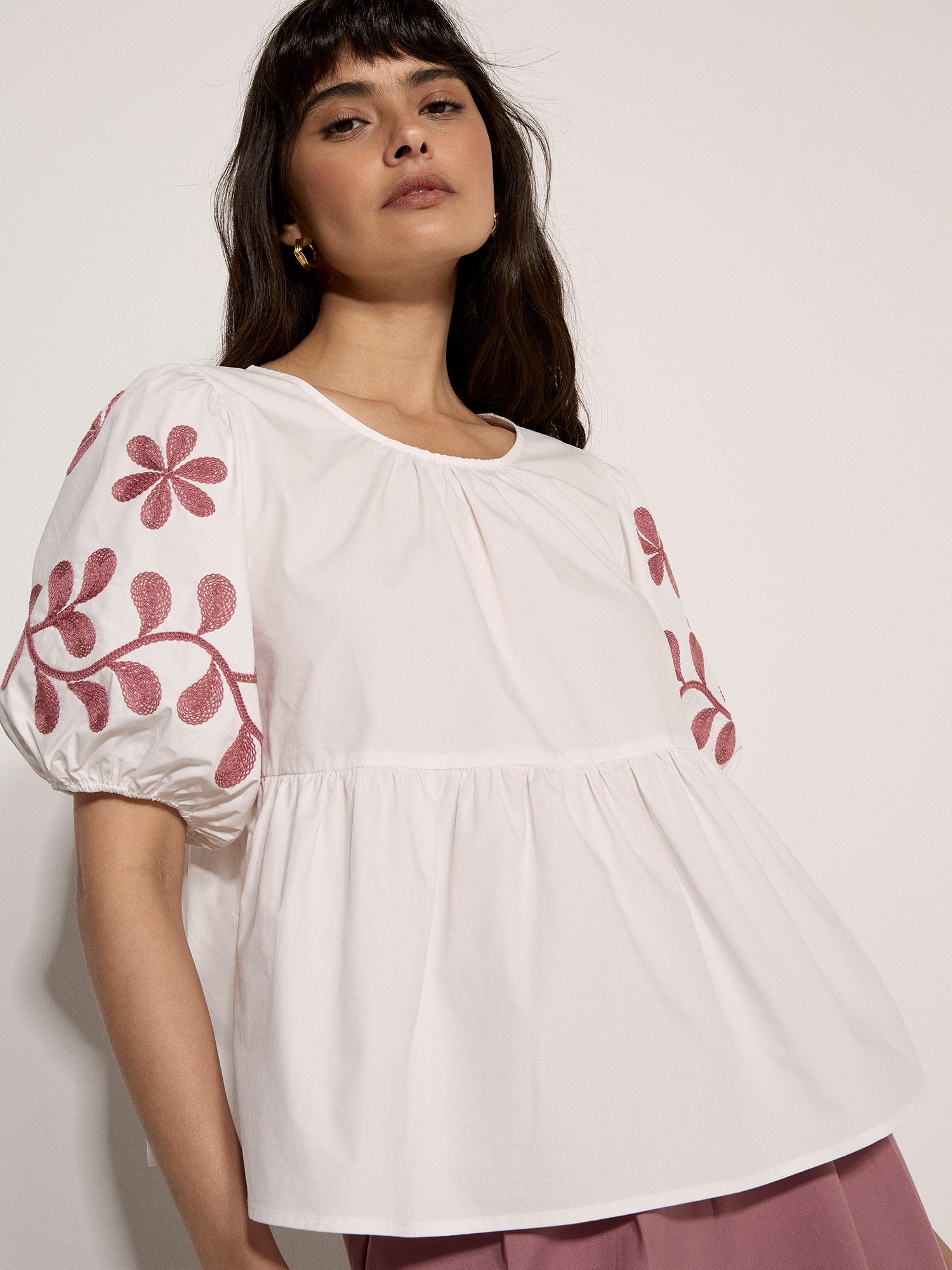 Apricot Klassische Bluse "Blusenoberteil mit Blumenstickerei und Schößchen" mit Schößchen