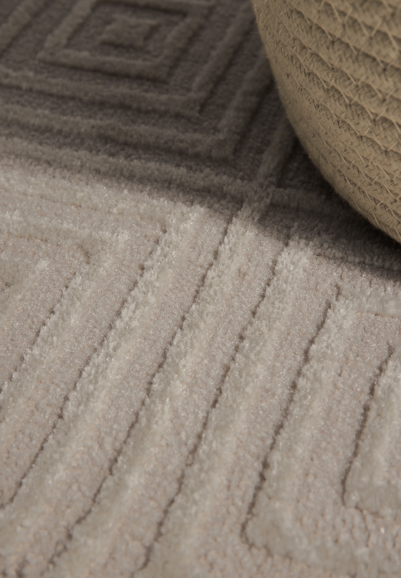 ELLE DECORATION Designteppich »Tourmaline«, rechteckig, 9 mm Höhe, Wohnzimmer, Schlafzimmer, Läufer, Hoch-Tief Effekt, Flur, Glanz