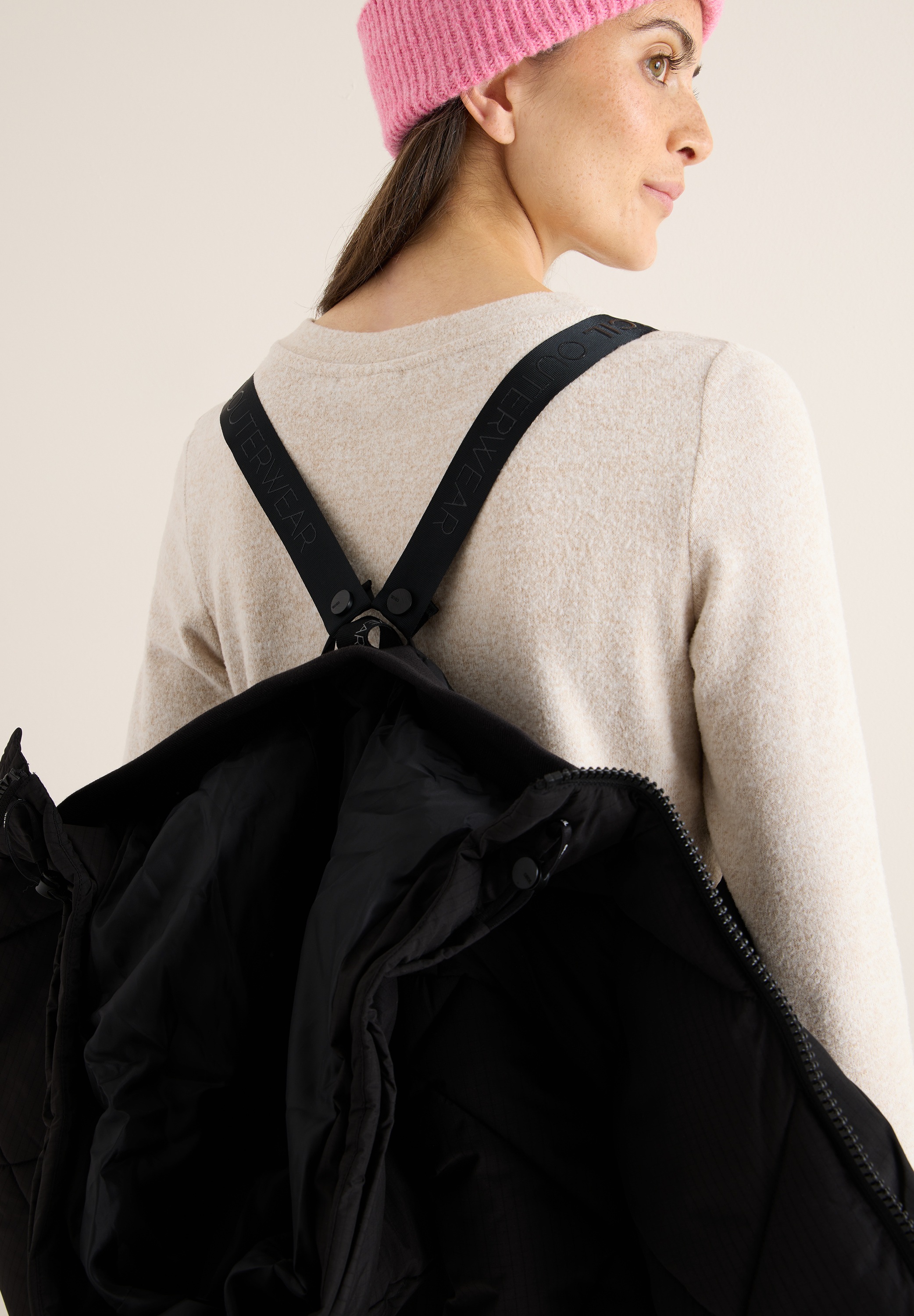 Cecil Steppmantel mit Rucksack Strings und Kapuze