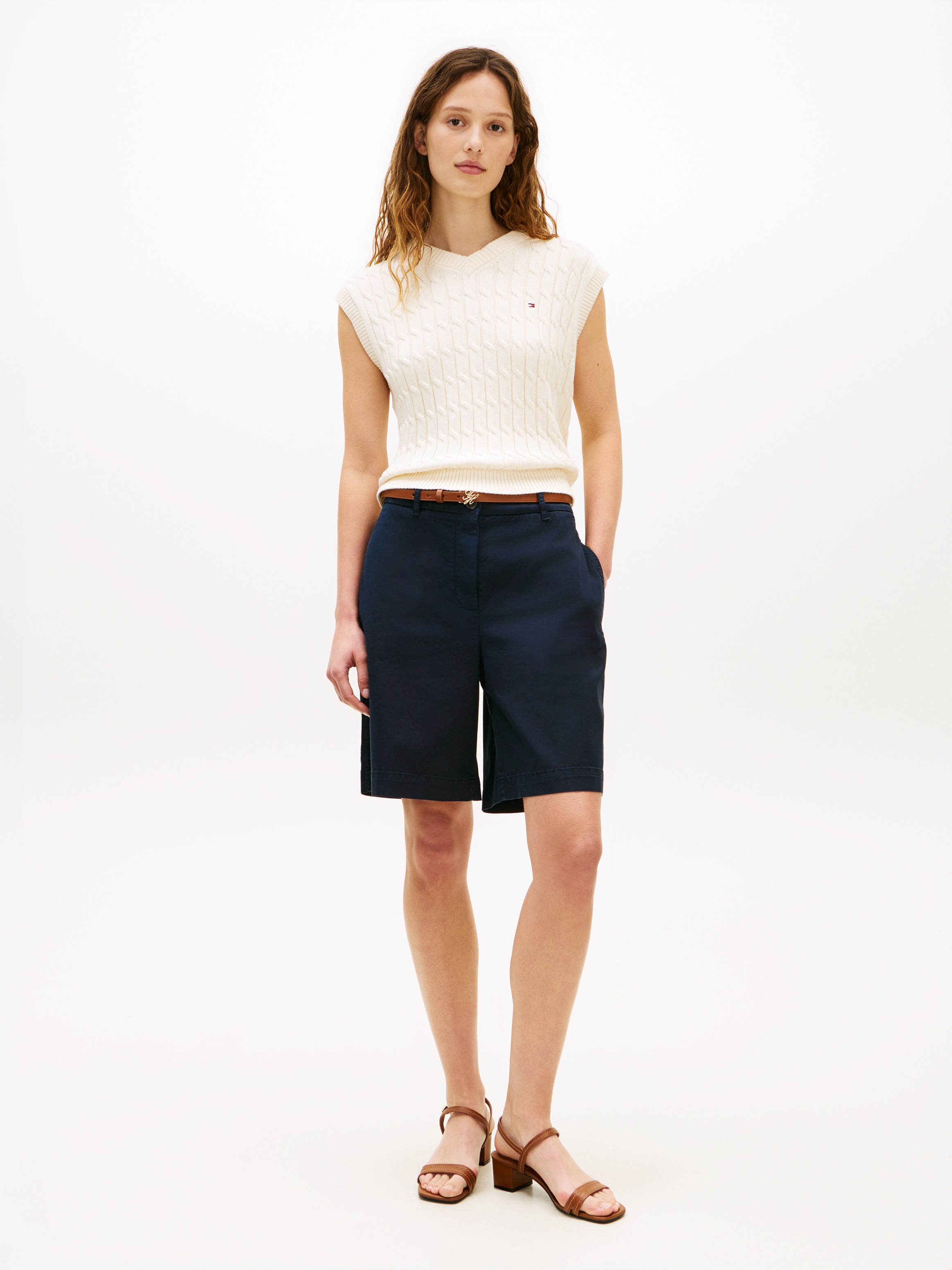 Chinoshorts TOMMY HILFIGER "CO GMD BLEND CHINO SHORT", Damen, Gr. 34, N-Gr, schwarz night navy, Web, Obermaterial: 65% Baumwolle, 33% Lyocell, 2% Elasthan, unifarben, gerade kurz, Hosen Chinoshorts, mit geknöpften Gesäßtaschen, Regular Fit 5