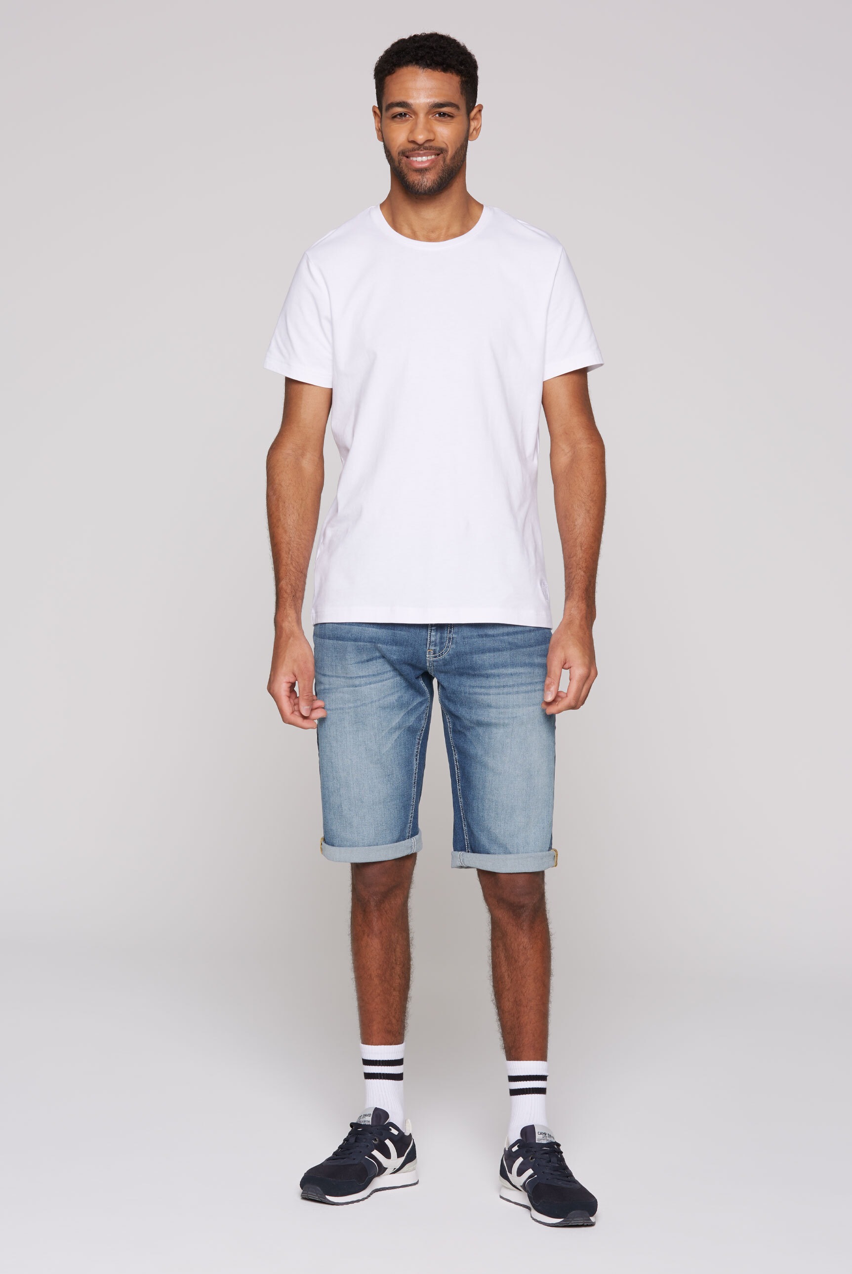 CAMP DAVID Jeansshorts mit Destroy-Effekten