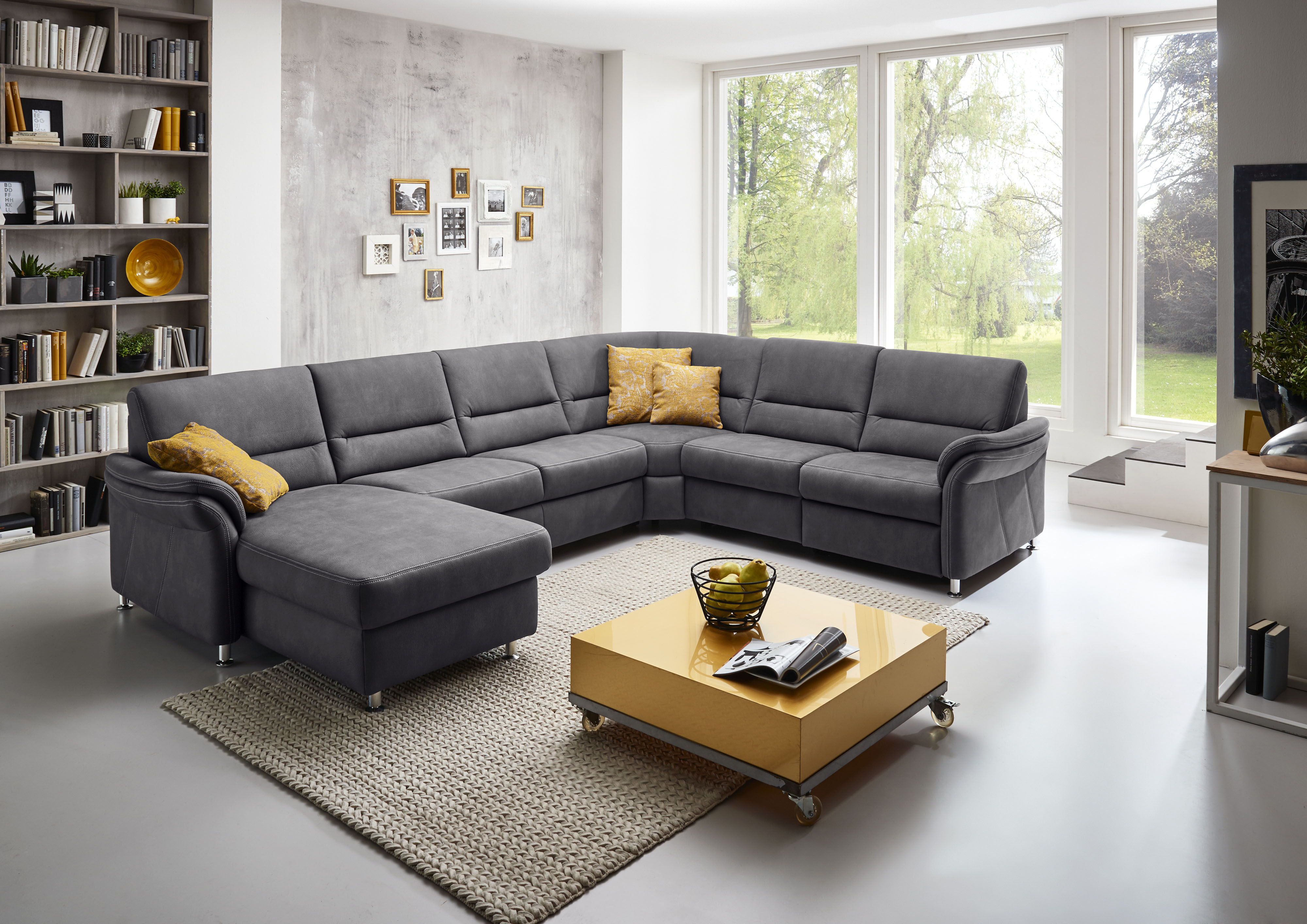 Die PlanBar Wohnlandschaft "ZE-EM16033 U-Form, Breite 330 cm" wahlweise mit Kopfstützen und Schlaffunktion