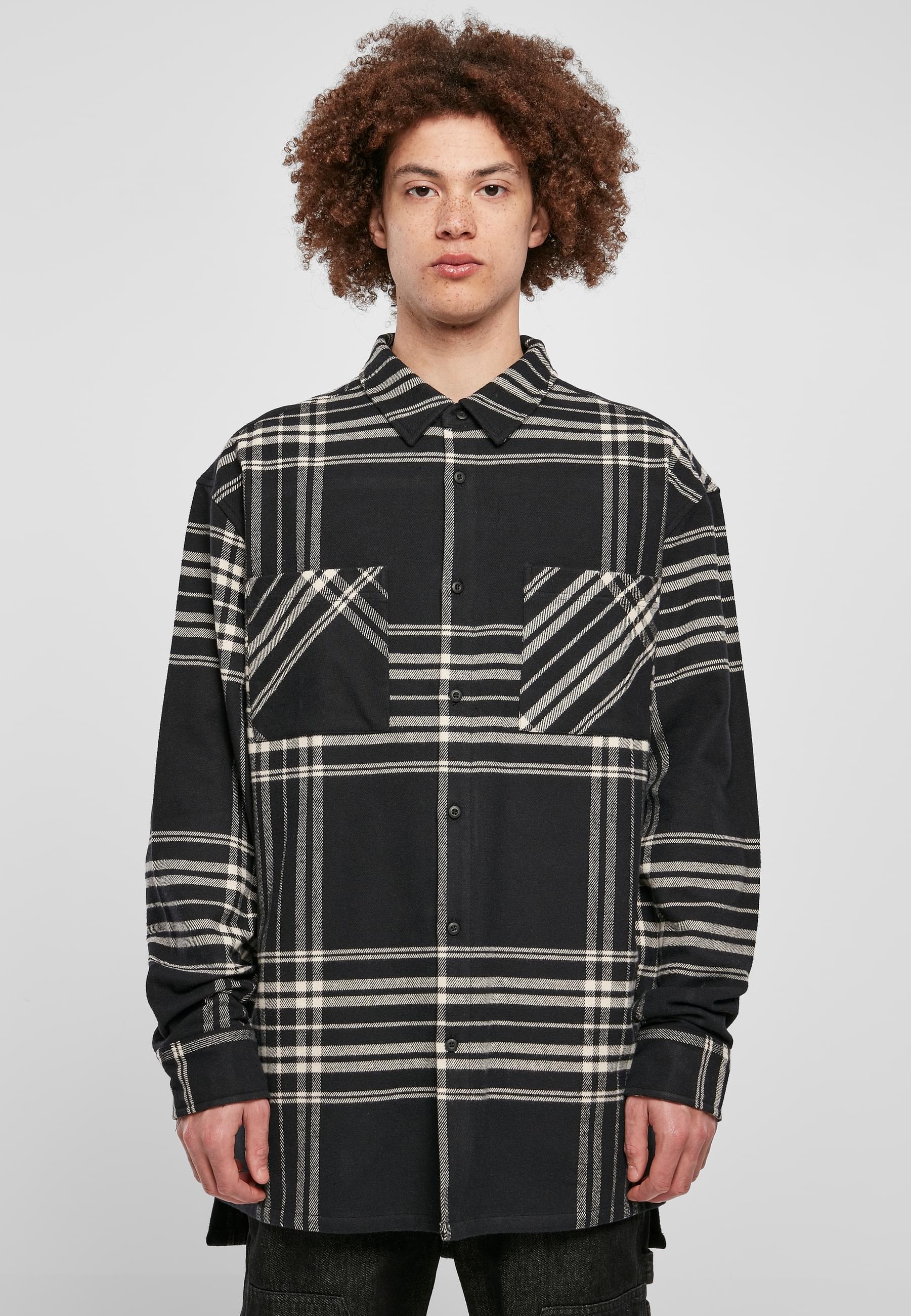 URBAN CLASSICS Langarmhemd »Urban Classics Herren Long Oversized Checked Summit Shirt«, (1 tlg.)