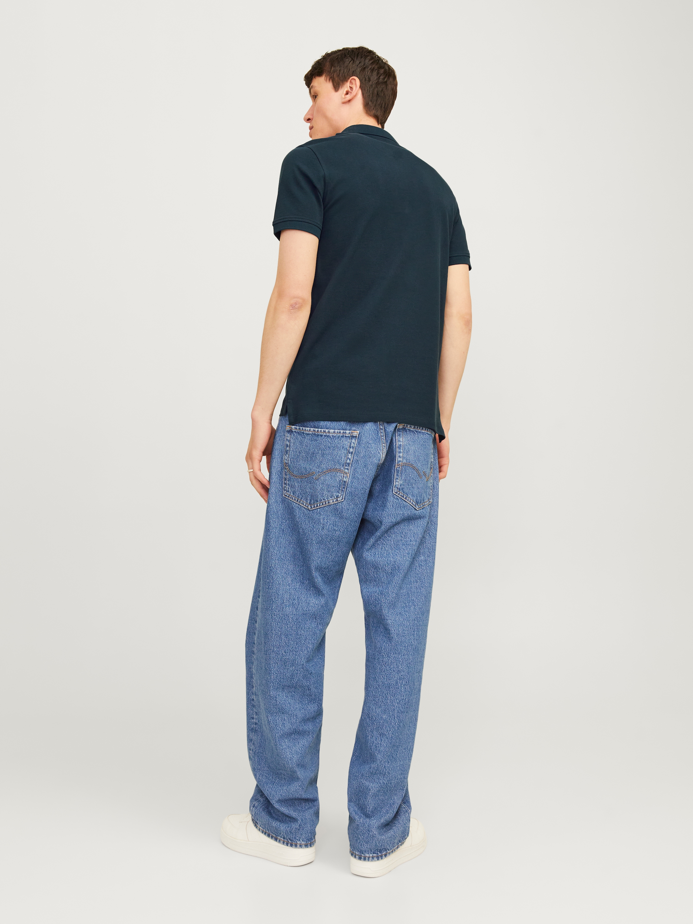 Jack & Jones Poloshirt »JJEPAULOS  Poloshirt mit klassischem Kragen und figurbetonter Form« Logostickerei, modisch, schmal, Baumwolle, Polokragen