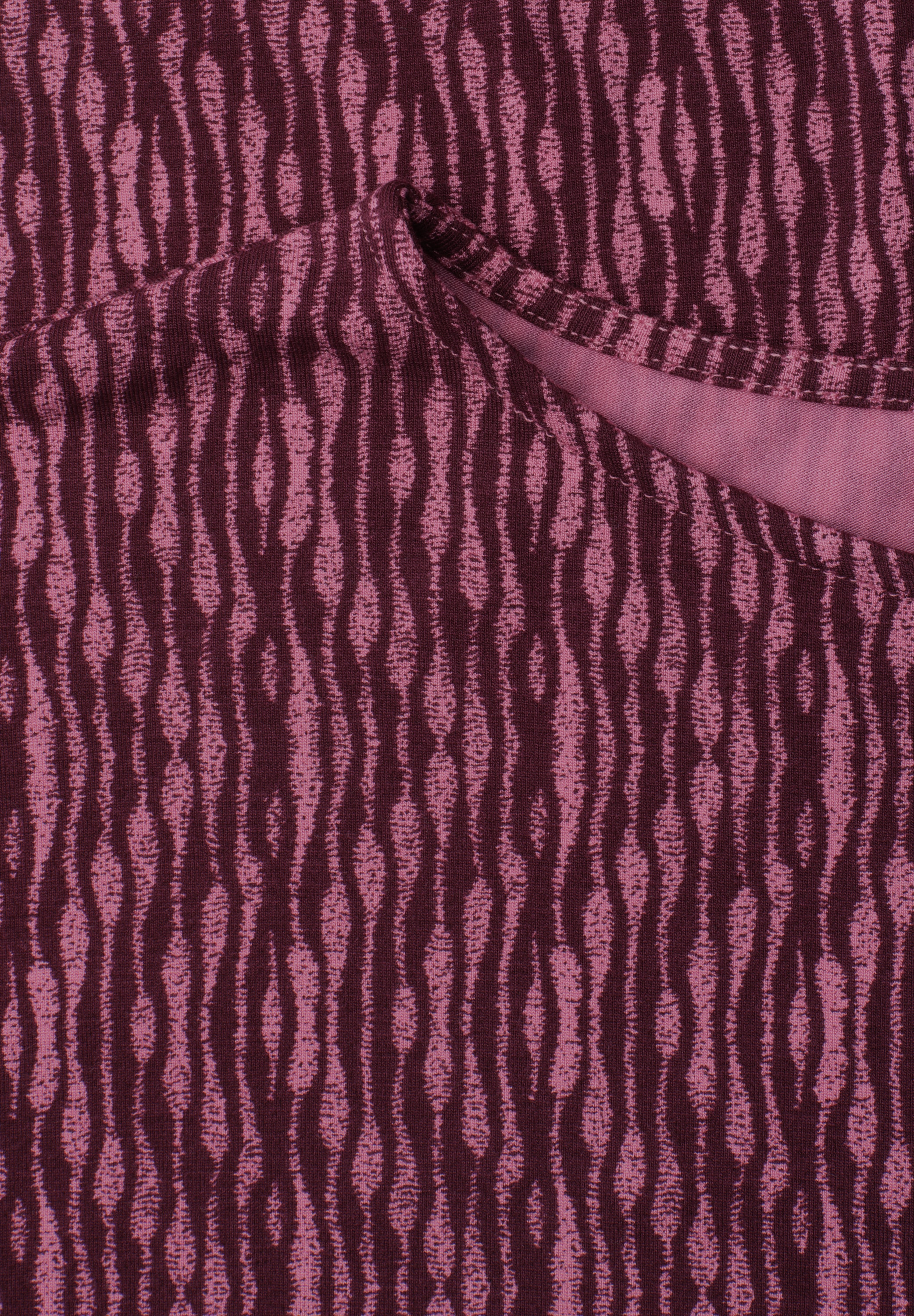 STREET ONE Rundhalsshirt Sommershirt mit ALlover-Muster und U-Boot-Ausschnitt