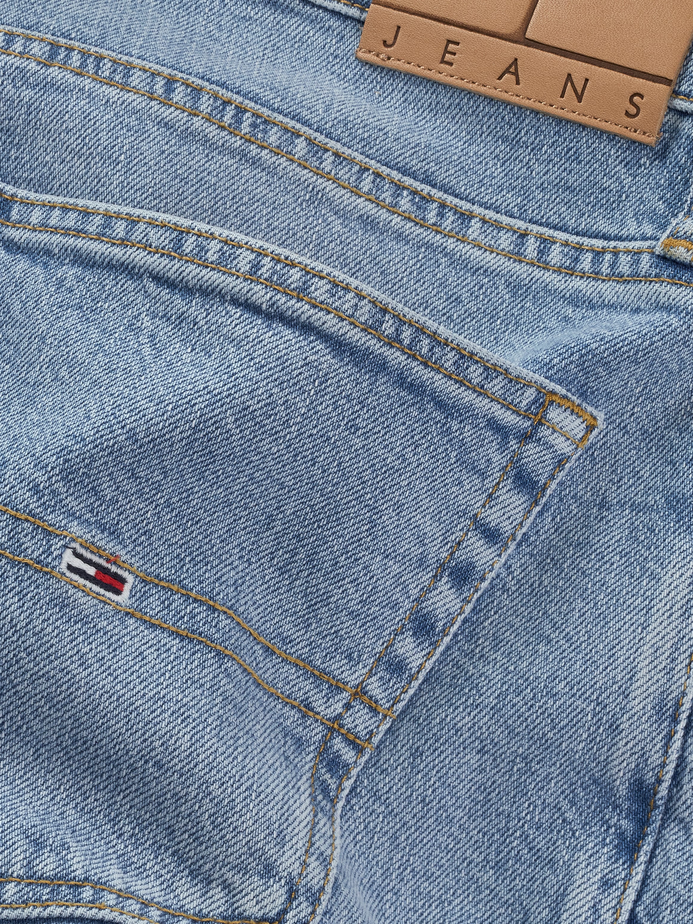 Tommy Jeans Regular-fit-Jeans »RYAN RGLR STRGHT«, mit Logoprägung