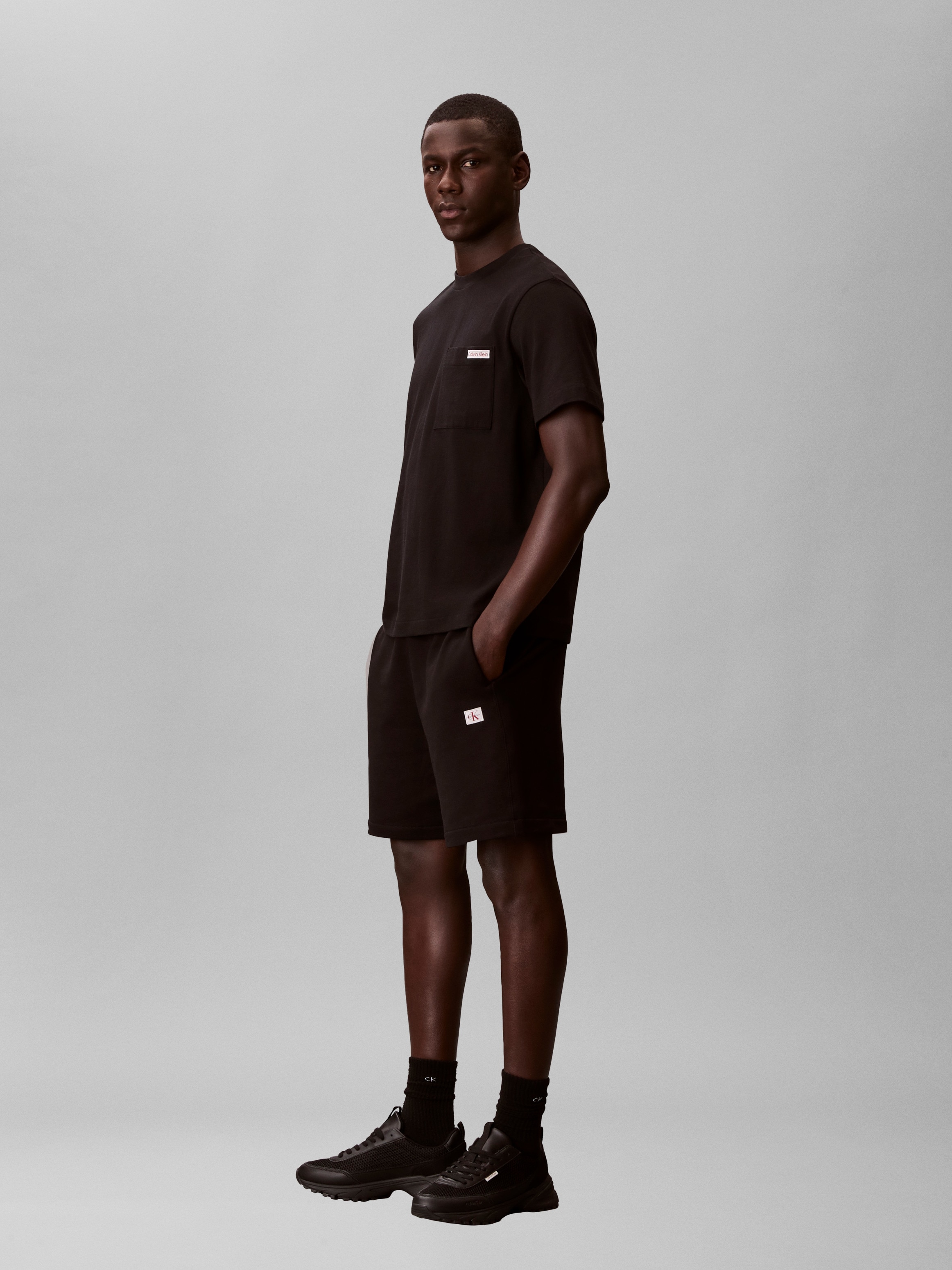 Calvin Klein Jeans Sweatshorts  Regular Fit, Logo-Badge, Seitentaschen